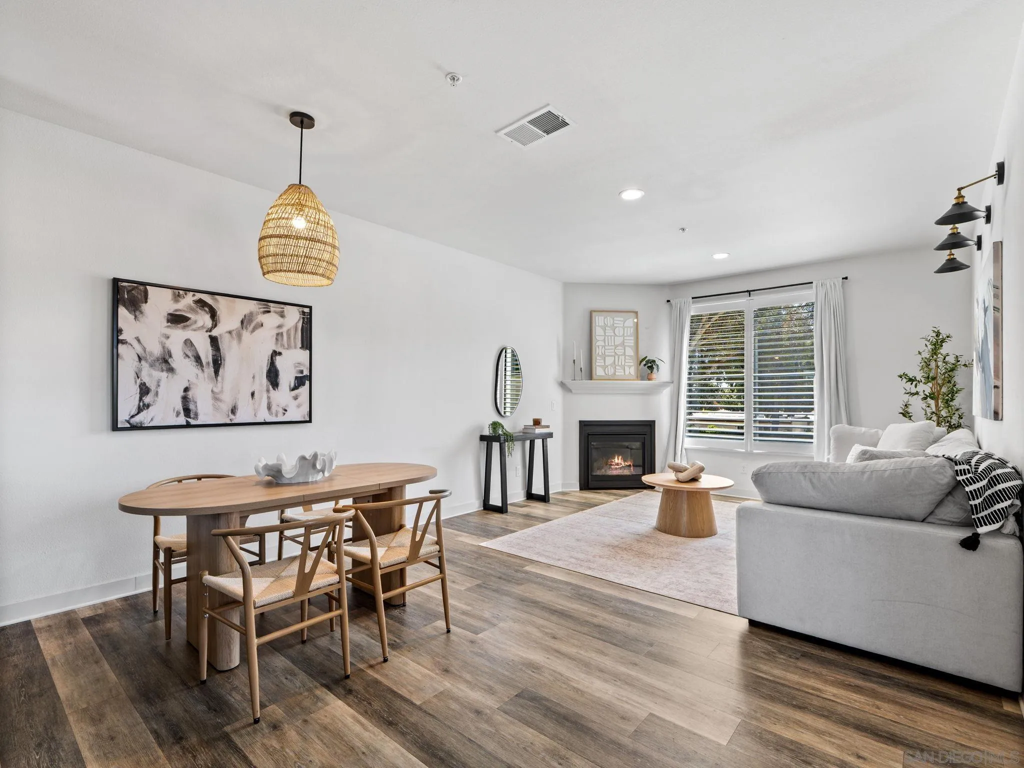 https://cdn.realtyfeed.com/cdn/127/260011152/7c18f39ed2237a208e28a53452c026cd.webp