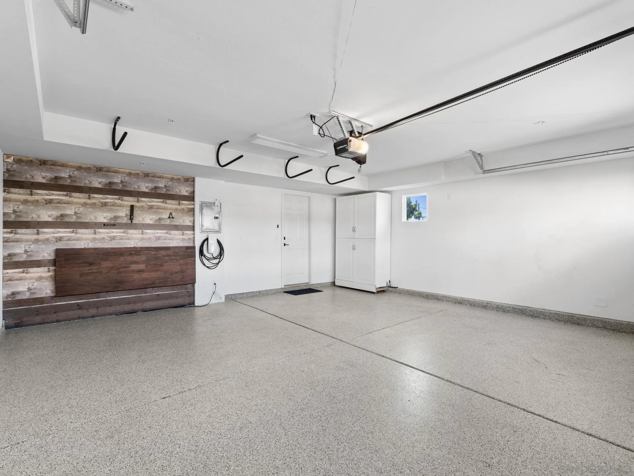 https://cdn.realtyfeed.com/cdn/127/260011152/84b69d90c755a6a9fed5040056dd3cb5.webp