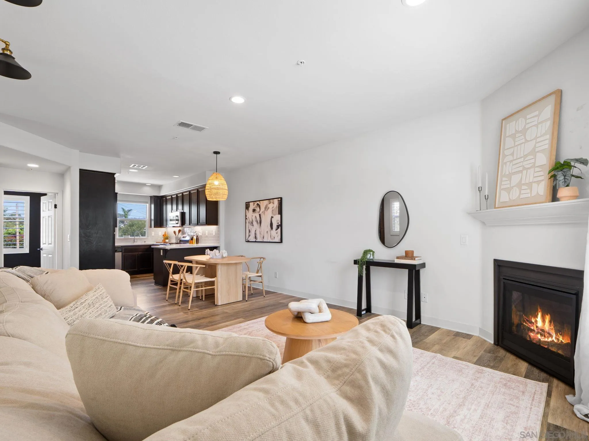 https://cdn.realtyfeed.com/cdn/127/260011152/c1f043b72491ae60eefc35ae89ab31b5.webp