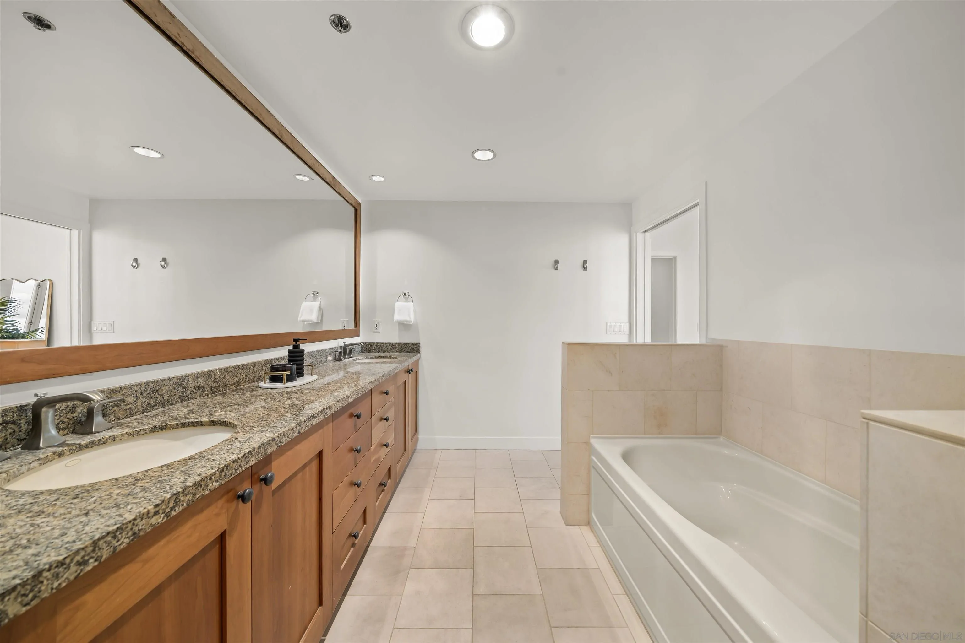 Photo #38: 260011153 Listing: Photo #38