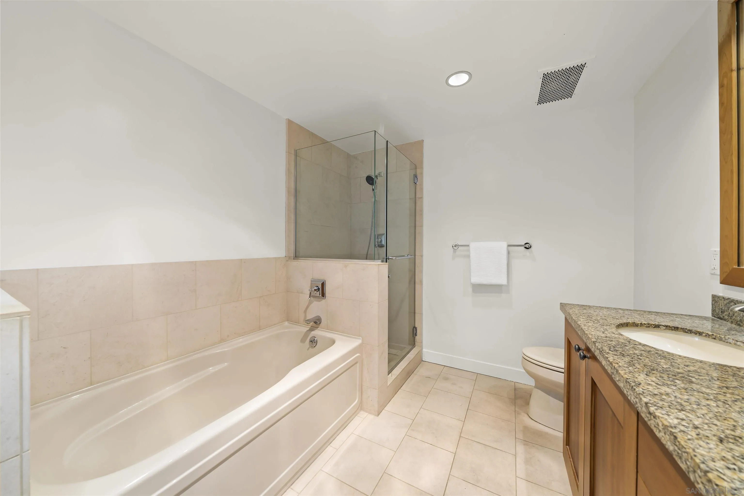 Photo #37: 260011153 Listing: Photo #37