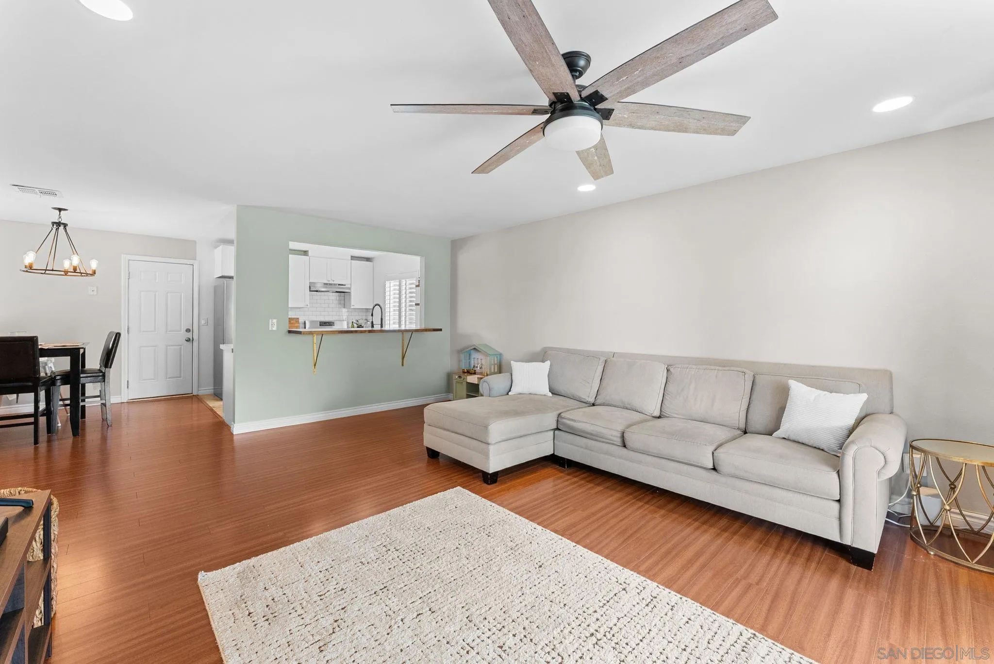 https://cdn.realtyfeed.com/cdn/127/260011157/19d51a849800f628e28b2f5bbb868df6.webp