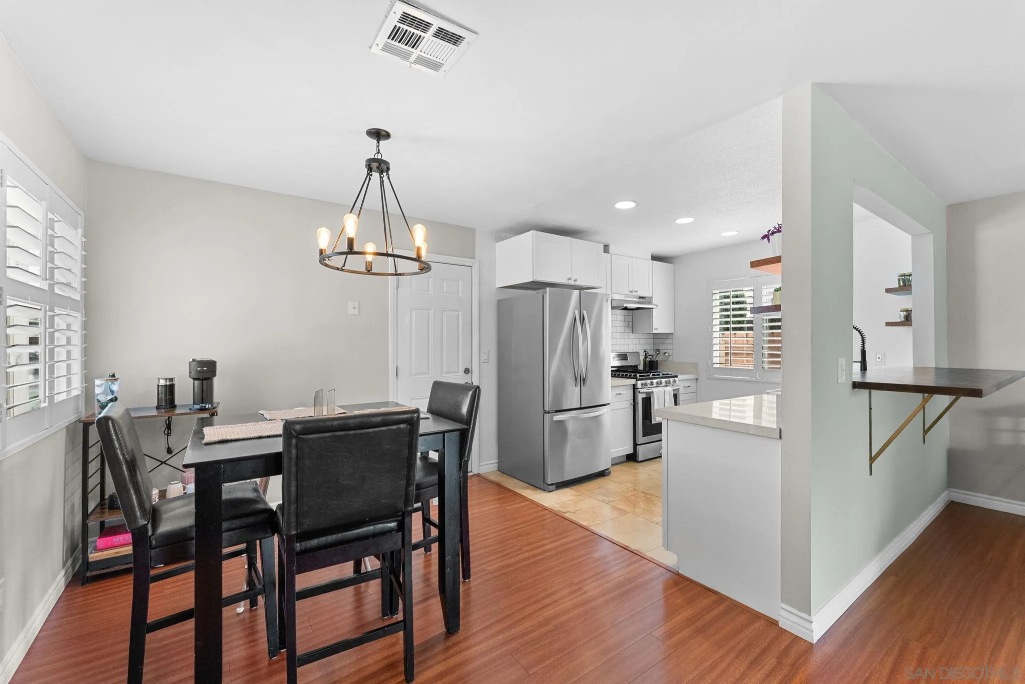 https://cdn.realtyfeed.com/cdn/127/260011157/57deaa973a2e560568e6e4468432dc3a.webp