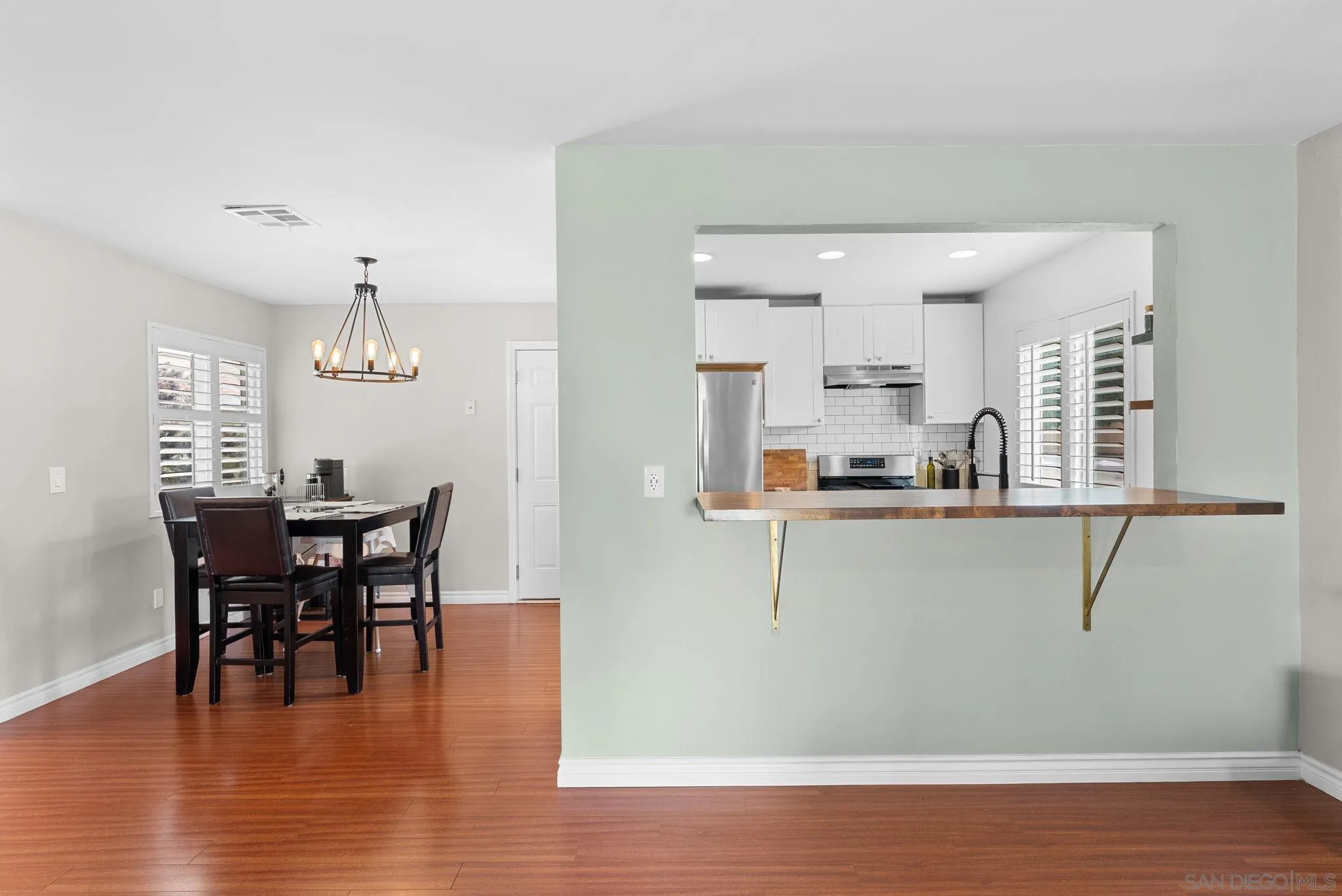 https://cdn.realtyfeed.com/cdn/127/260011157/5b45e13eea50d8438c69593722ef2ad6.webp