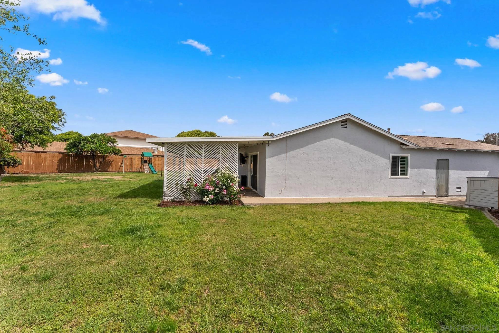 https://cdn.realtyfeed.com/cdn/127/260011157/92a06f7a32ee4cc9a542eb77c965b23e.webp