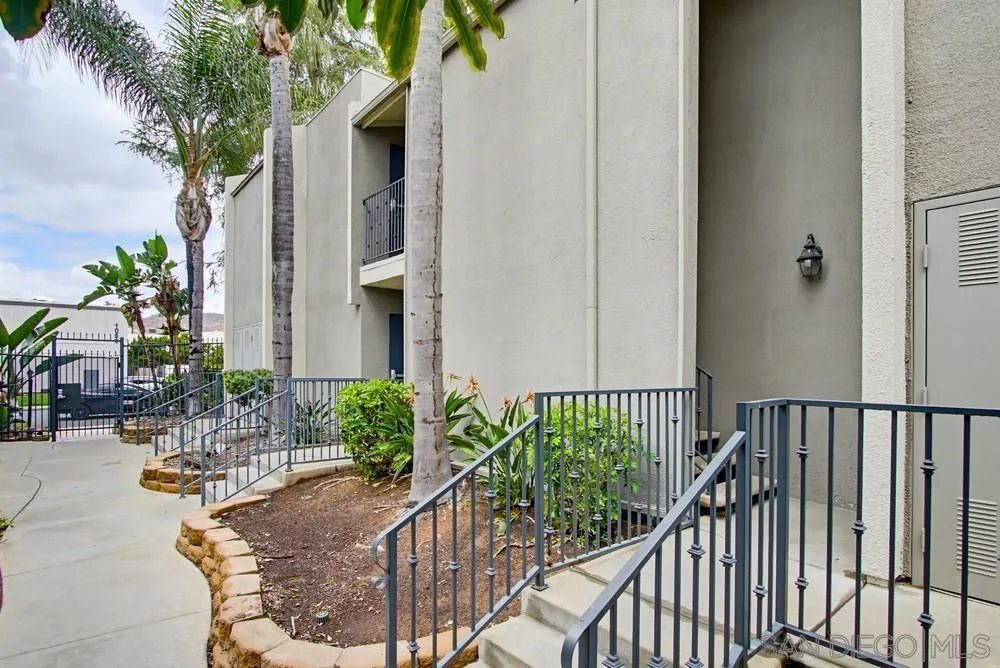 Photo #4: 260011158 Listing: Photo #4