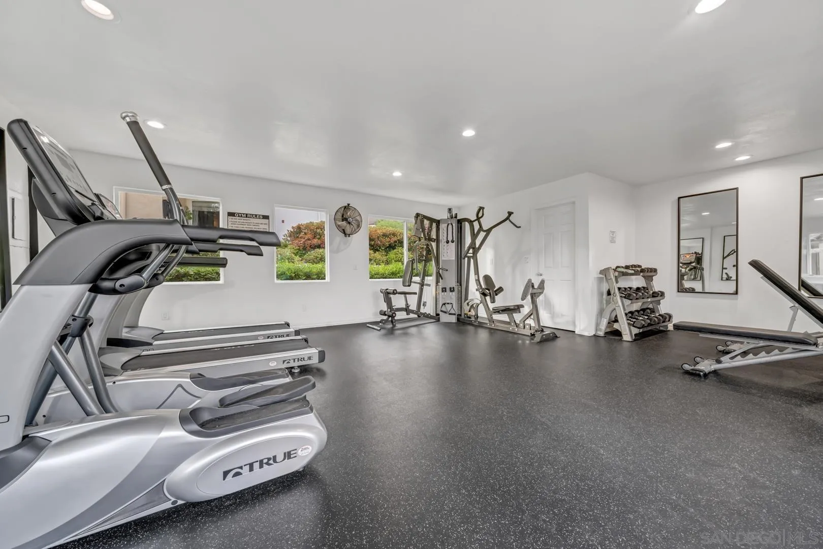 https://cdn.realtyfeed.com/cdn/127/260011160/07280752d42c17369302e1dd8ff675b0.webp