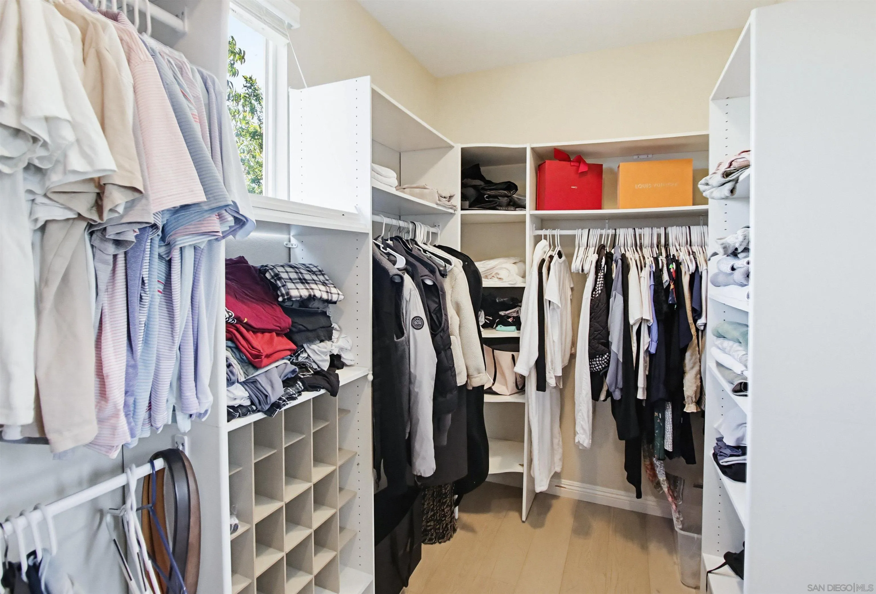 https://cdn.realtyfeed.com/cdn/127/260011161/265732446a5565d5006222a278f81daf.webp
