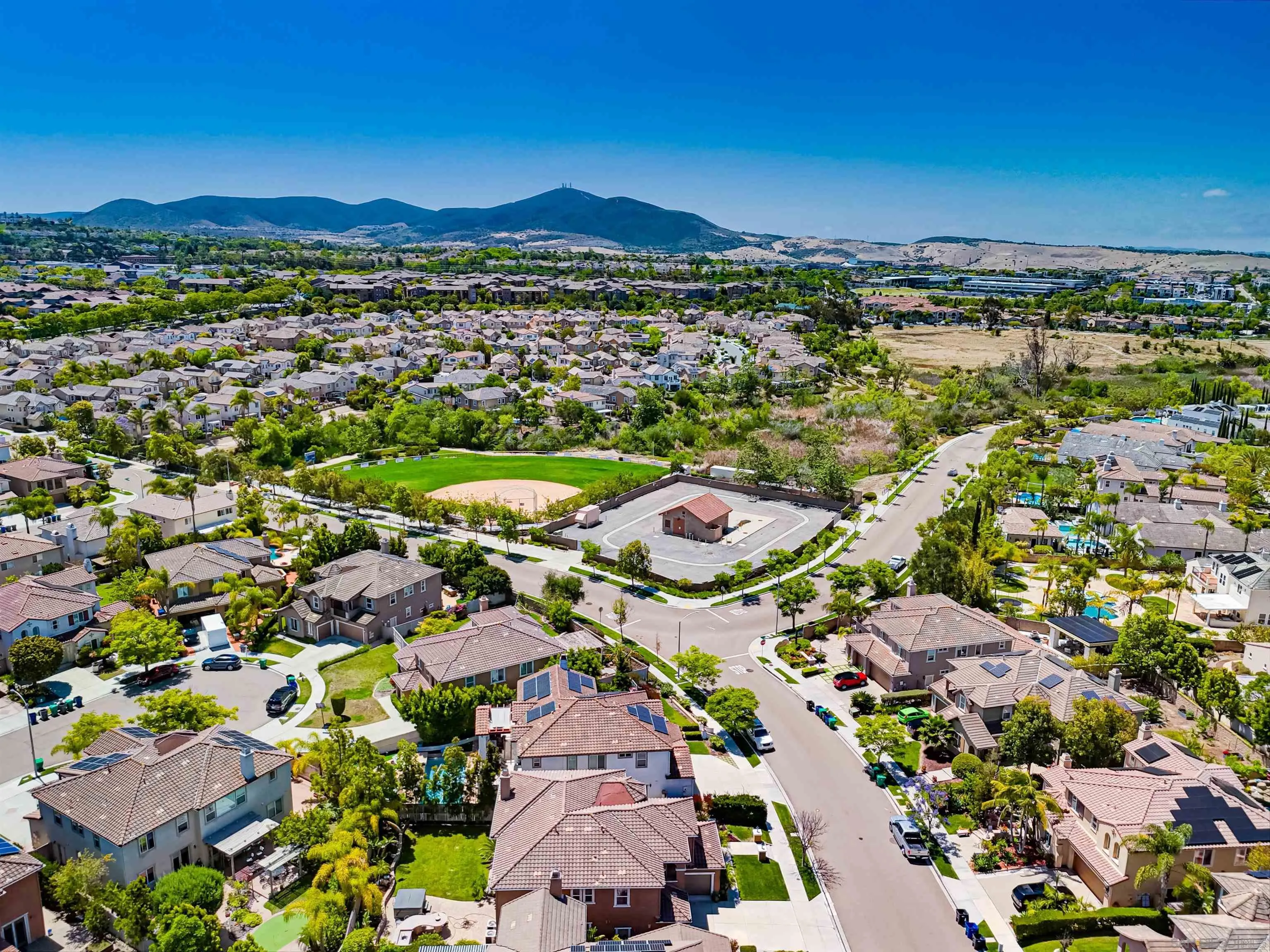 https://cdn.realtyfeed.com/cdn/127/260011161/5e759f2d8c7ba5e941580d4a5d6f0ca9.webp