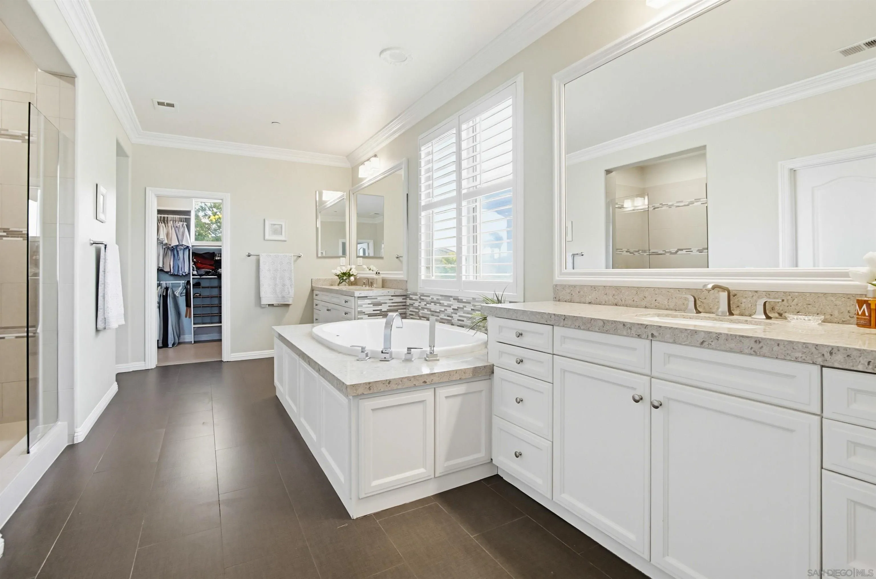 https://cdn.realtyfeed.com/cdn/127/260011161/6bb3b61e6bba8603cd1f214060cbab05.webp