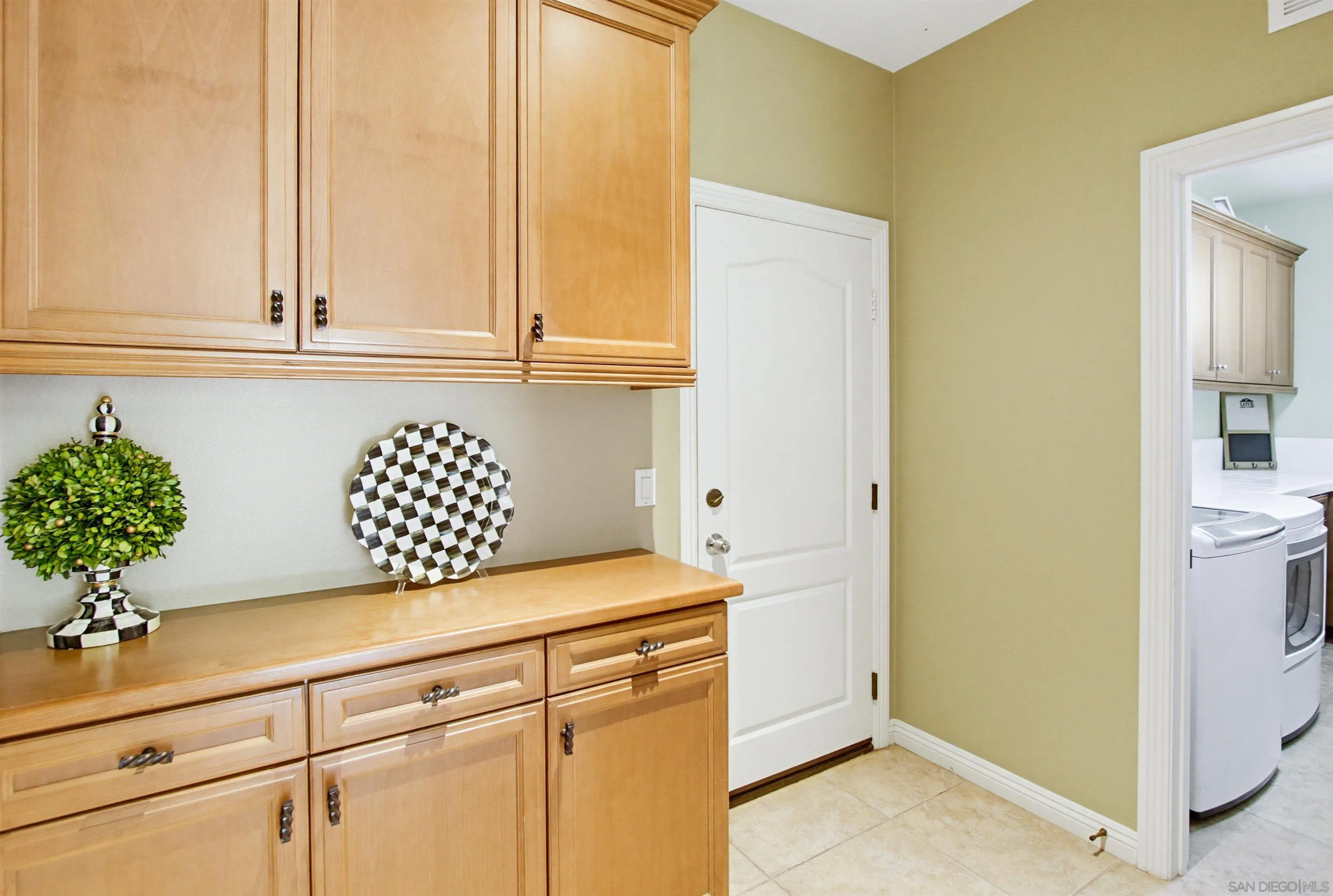 https://cdn.realtyfeed.com/cdn/127/260011161/6c59c804077dec4fa2d77cbe8eca1466.webp