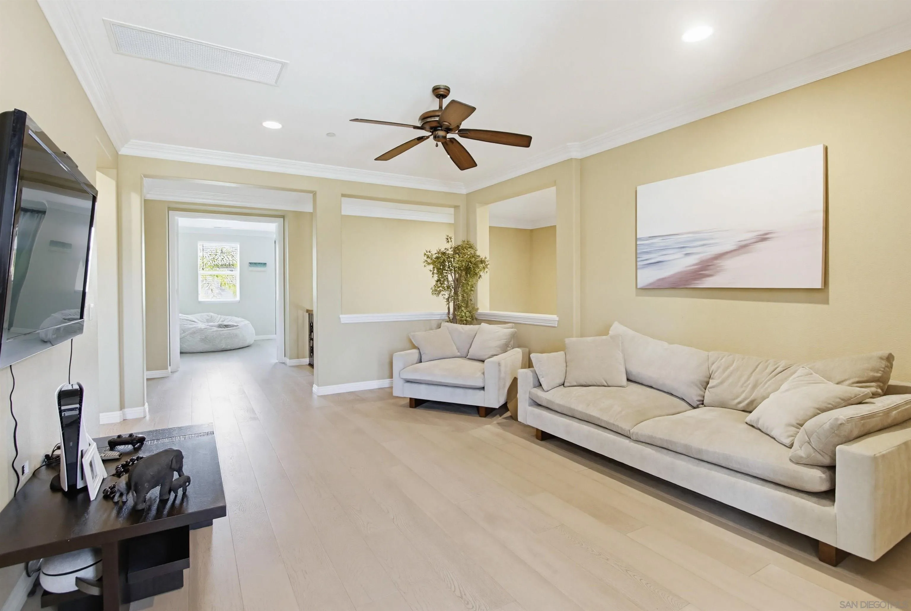 https://cdn.realtyfeed.com/cdn/127/260011161/821318e5ab332d72f4a9808134d1aaa2.webp