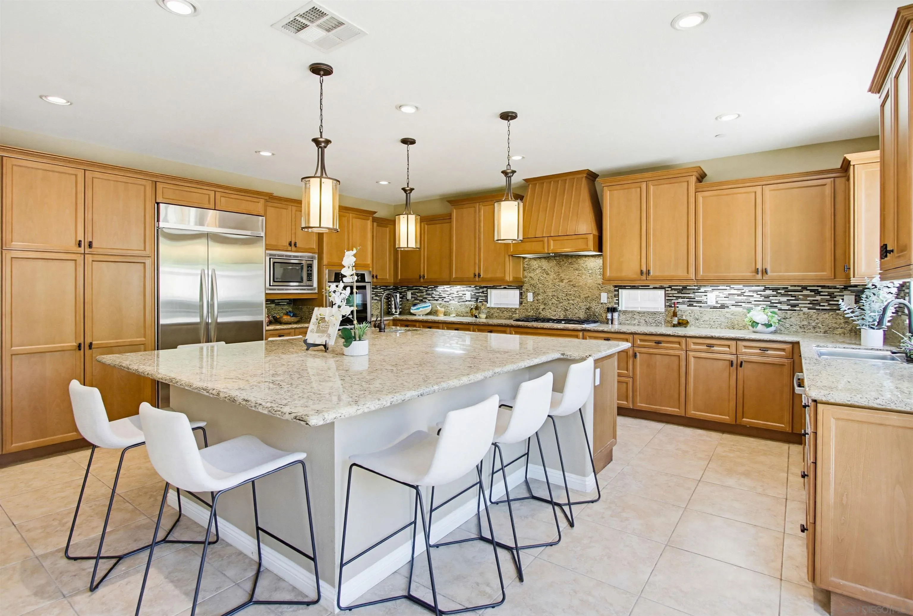 https://cdn.realtyfeed.com/cdn/127/260011161/9b932da0dfc7358338580899cb7ec5ba.webp