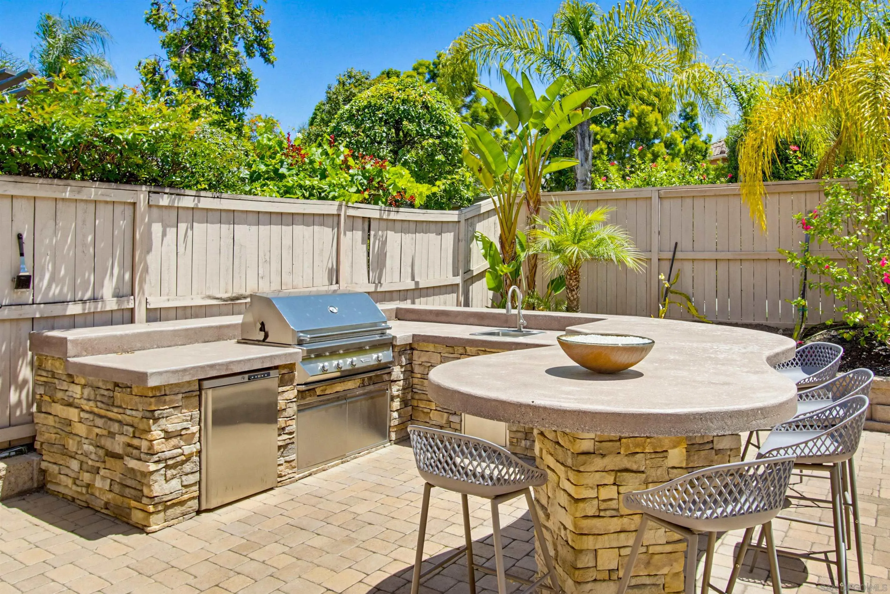 https://cdn.realtyfeed.com/cdn/127/260011161/b5963b0a64f48247ca059aee7e3ca6a1.webp