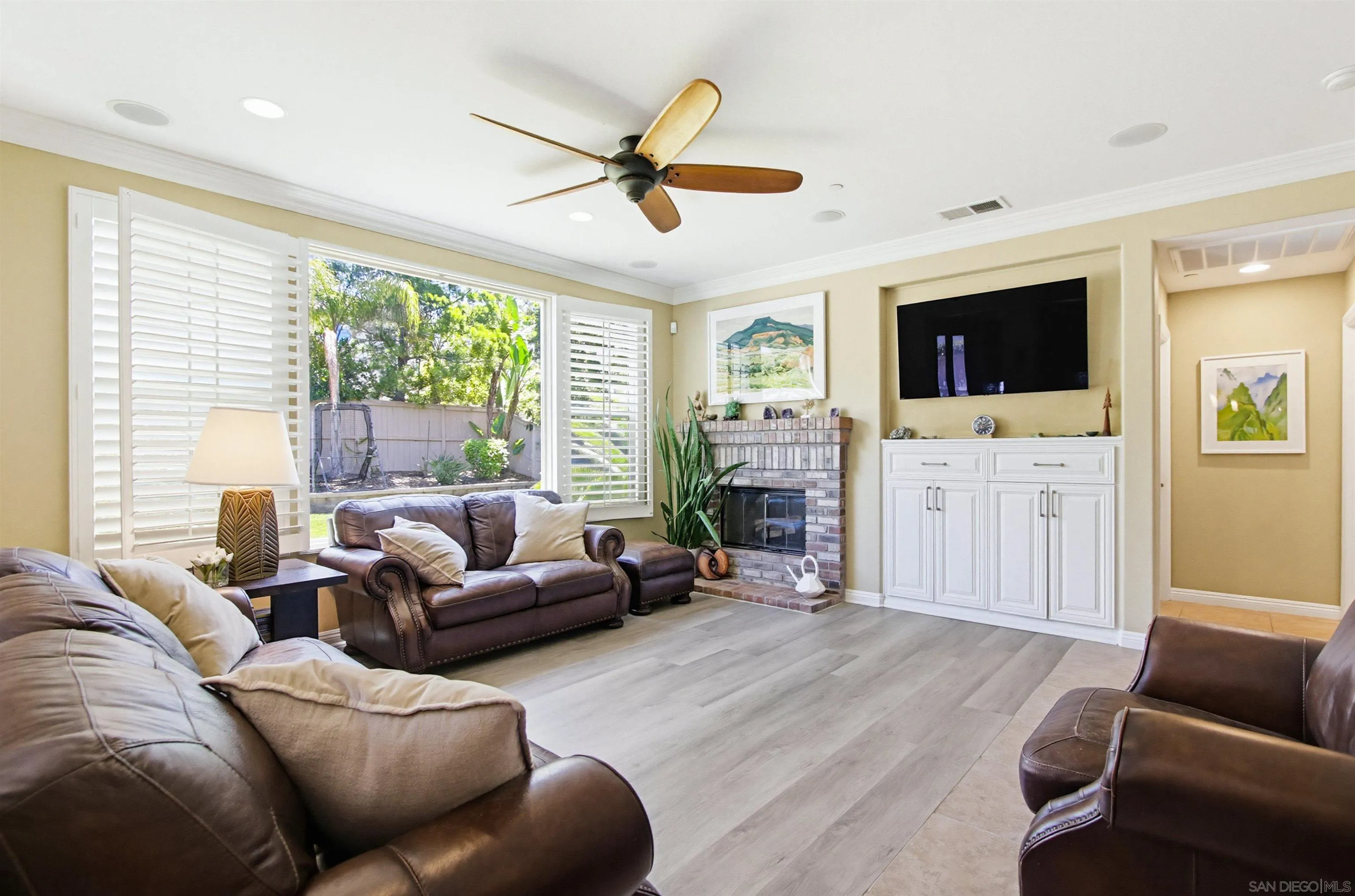https://cdn.realtyfeed.com/cdn/127/260011161/d35f3ba52c85484698dbc419307108ab.webp