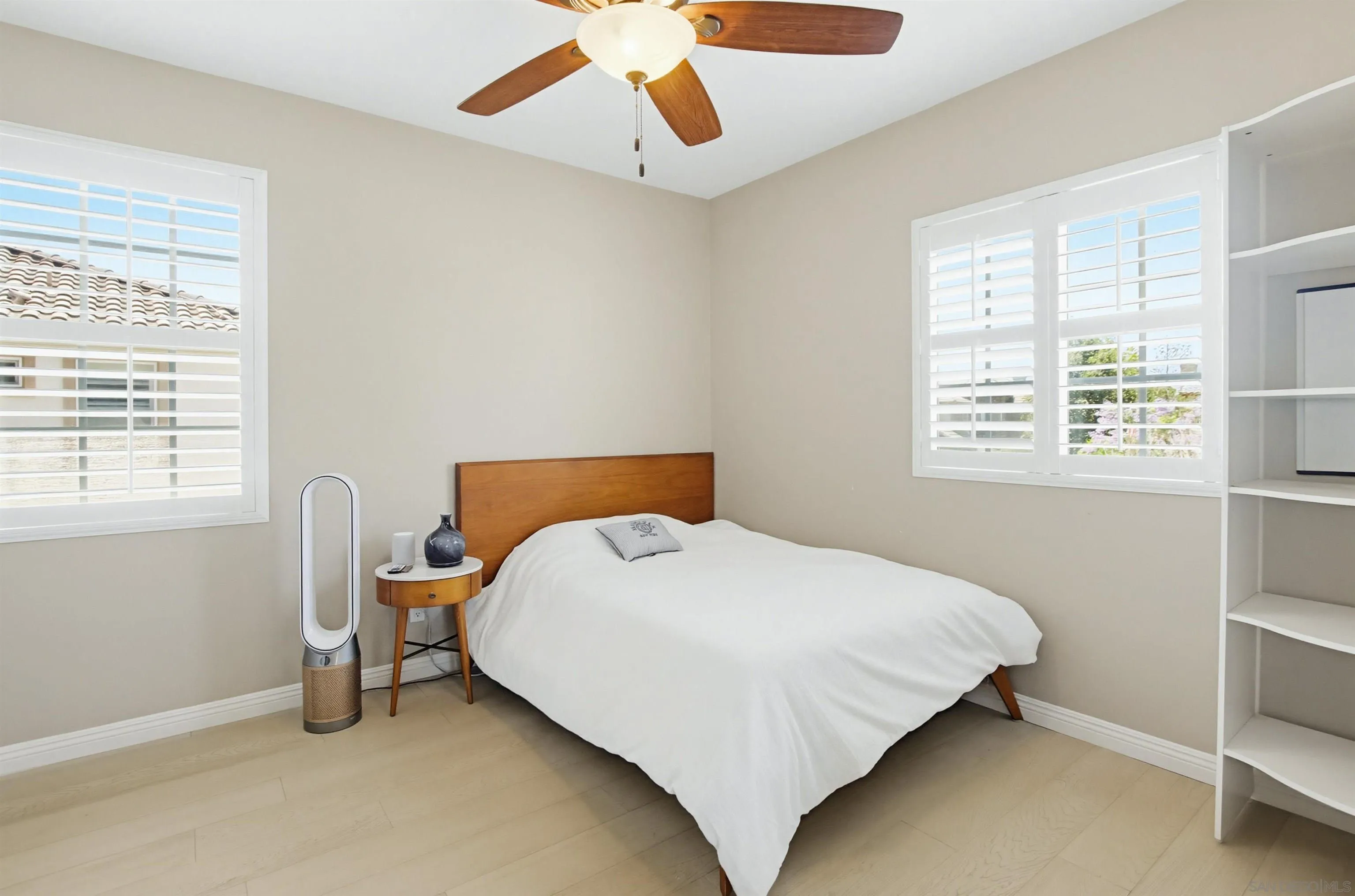 https://cdn.realtyfeed.com/cdn/127/260011161/eb9d4c7bbd666e017116c9cb35a226ef.webp
