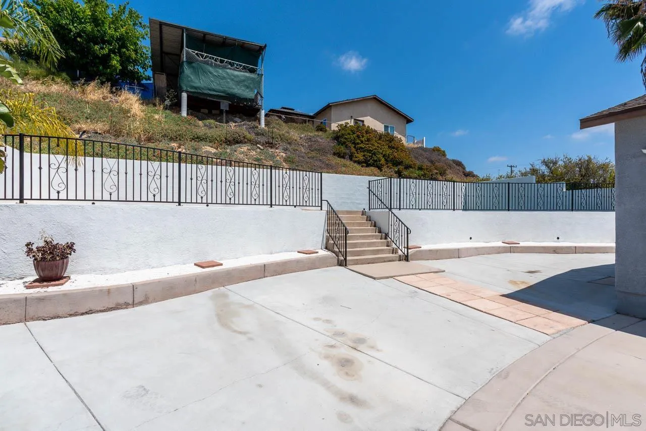 https://cdn.realtyfeed.com/cdn/127/260011162/497398097b500d89e1deef6fe3fc35e1.webp