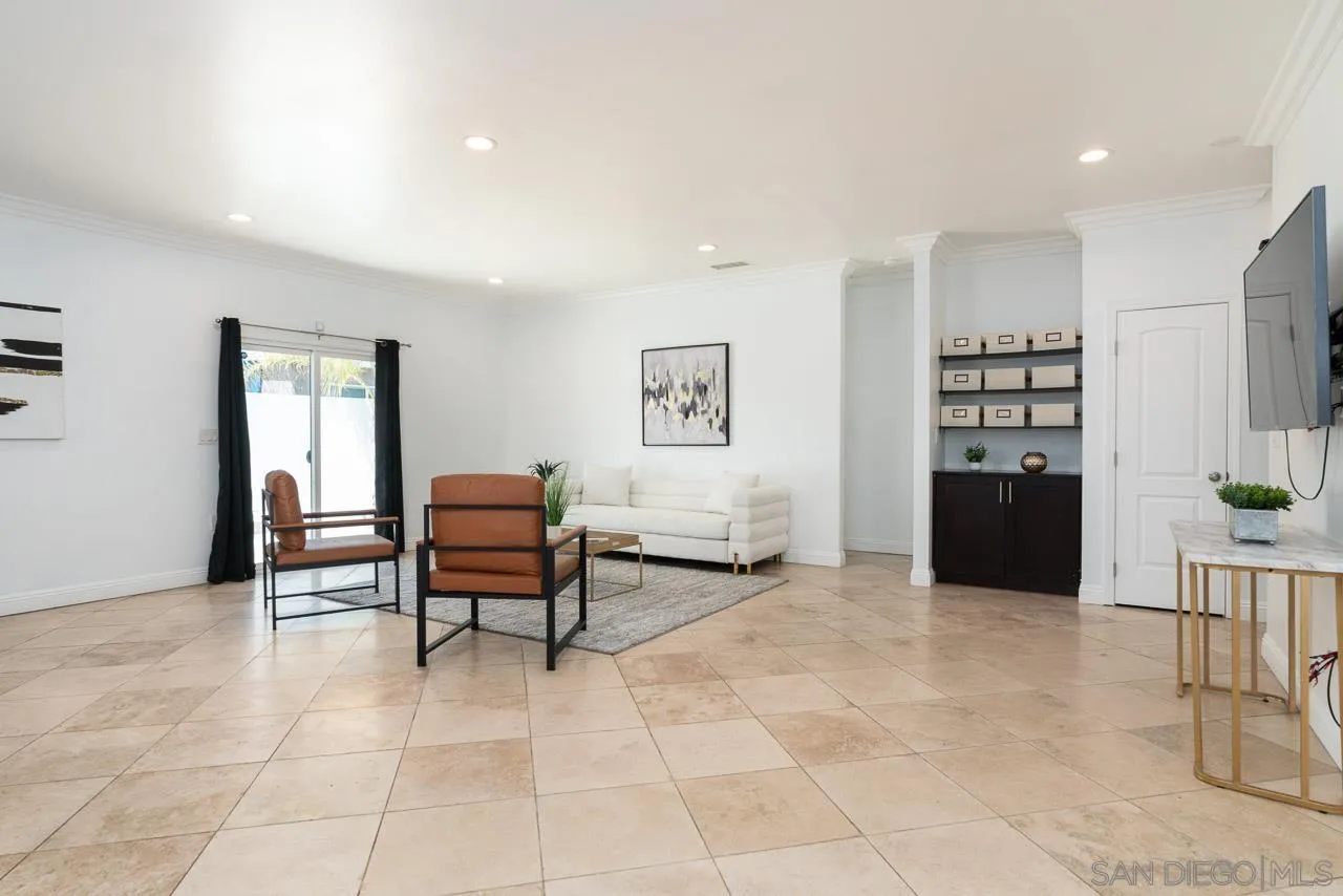 https://cdn.realtyfeed.com/cdn/127/260011162/f7afc9704904ee30366c87ac011b108a.webp