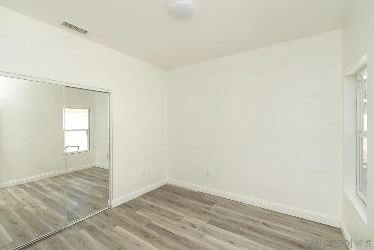 https://cdn.realtyfeed.com/cdn/127/260011162/fd74a5547bea5ce3cfef32e6d93fea69.webp