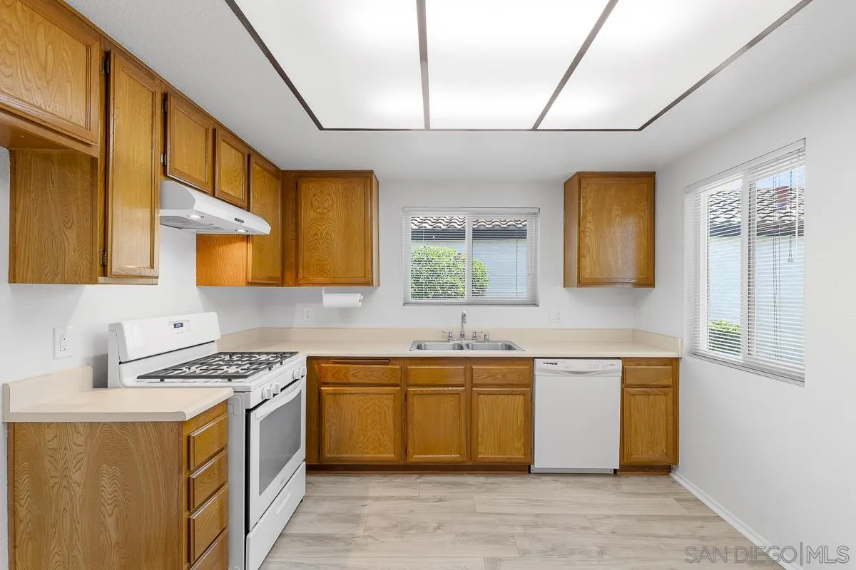 https://cdn.realtyfeed.com/cdn/127/260011163/068404fbd8d146bf84739ccc0dd1f2c7.webp