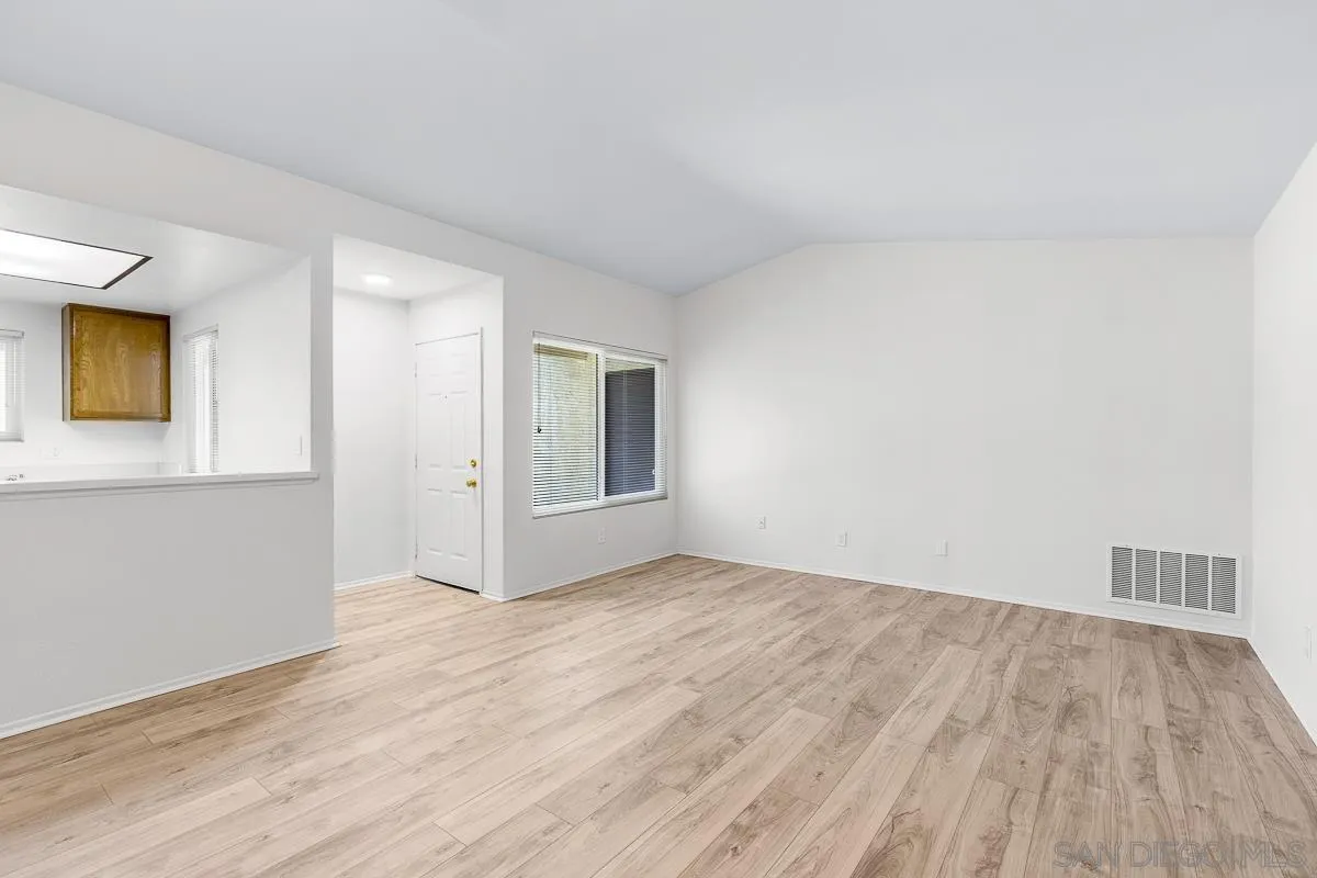 https://cdn.realtyfeed.com/cdn/127/260011163/86e176a4c0a8453013ead6c2f7e529e2.webp