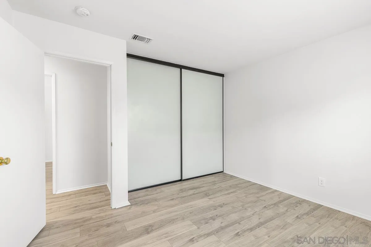 https://cdn.realtyfeed.com/cdn/127/260011163/cf77a11f7a9aae49f4549b32ebf6eb07.webp