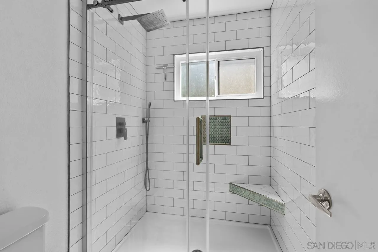 https://cdn.realtyfeed.com/cdn/127/260011165/34a79edecb609631d05ae499f37a22b3.webp