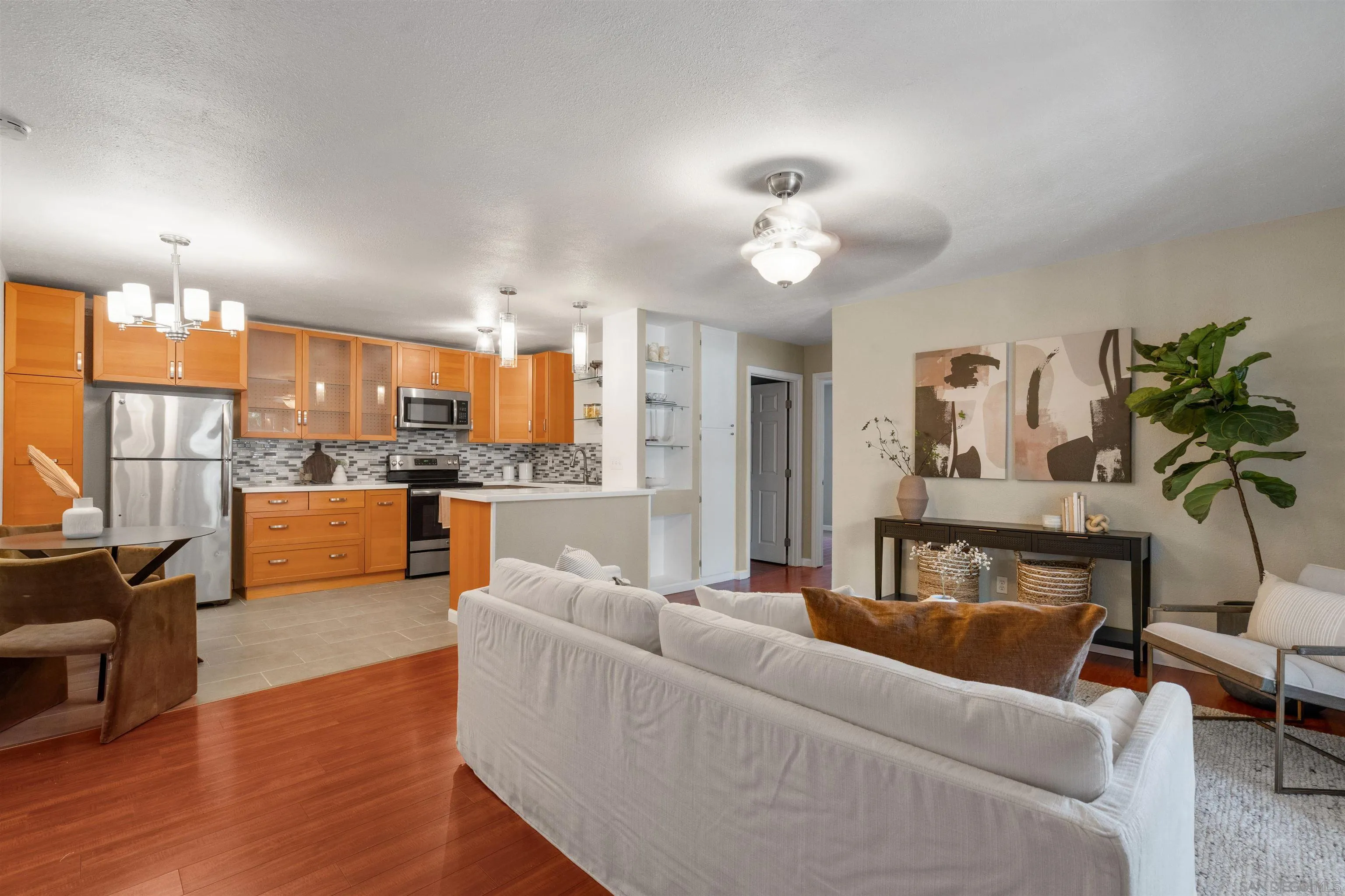 Photo #1: 260011167 Listing: Photo #1