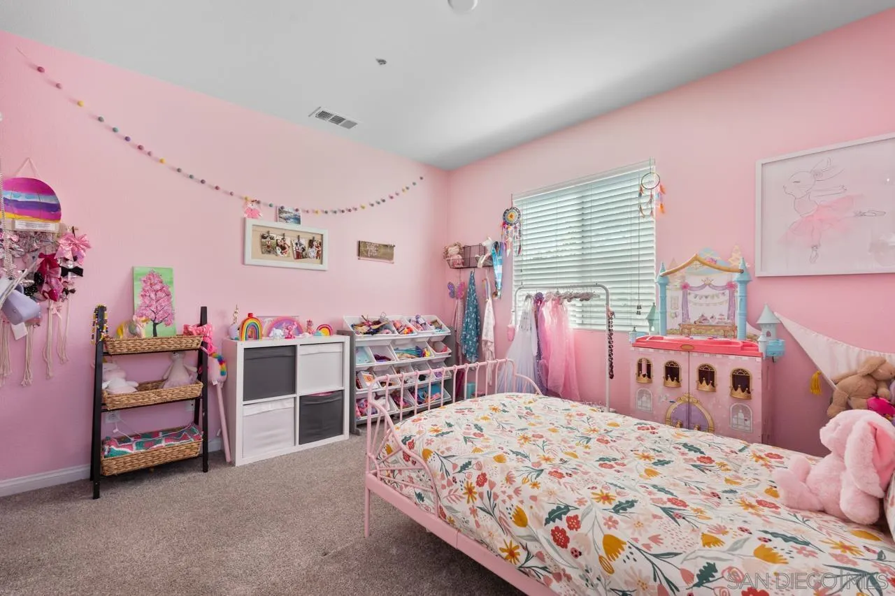 https://cdn.realtyfeed.com/cdn/127/260011168/9c4d2032f34c2997786a4e8a0c63258f.webp