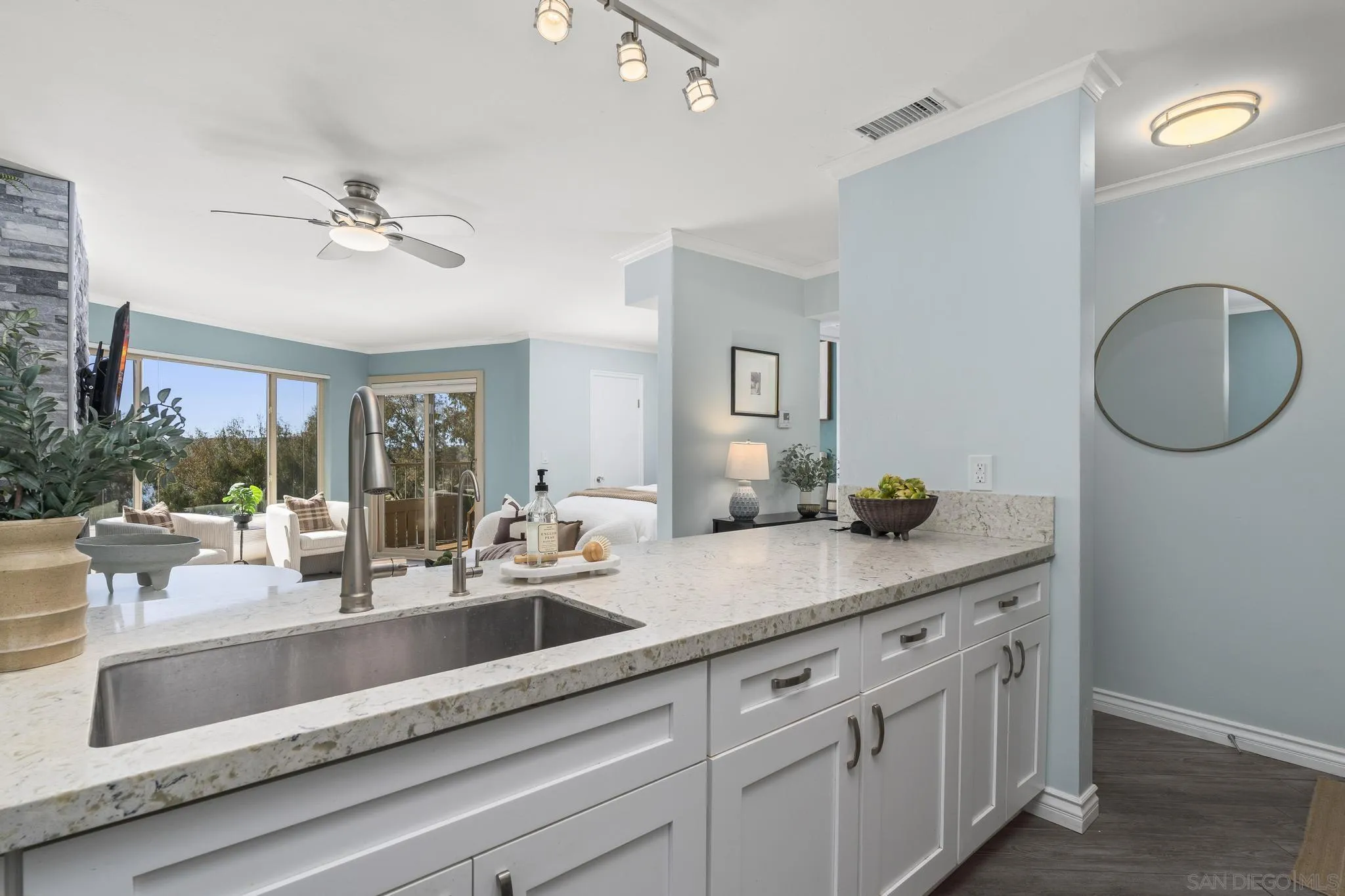 https://cdn.realtyfeed.com/cdn/127/260011170/37da1709ac63724e05547b246b26caf6.webp