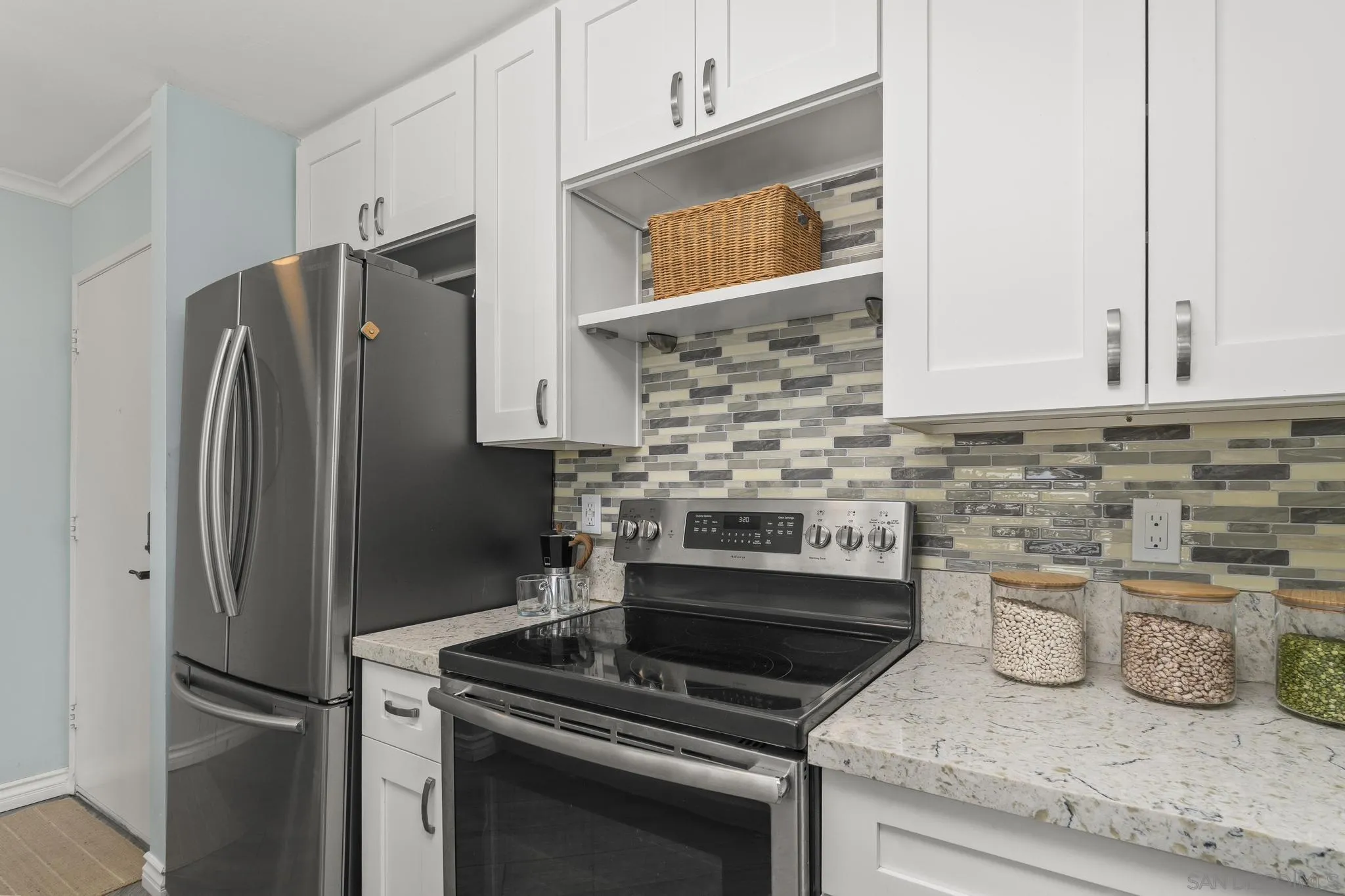 https://cdn.realtyfeed.com/cdn/127/260011170/6de6b156d00897d637945981419f7cc7.webp