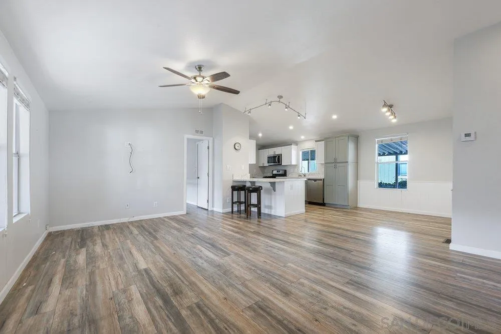 https://cdn.realtyfeed.com/cdn/127/260011172/6d1ebeb4e7127d6d3c51385420cc48b9.webp