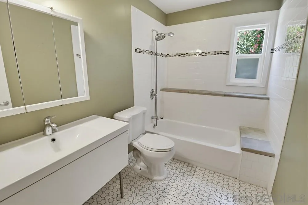 https://cdn.realtyfeed.com/cdn/127/260011174/004658e6bfed6e7d5ff6ef7c4058aab3.webp