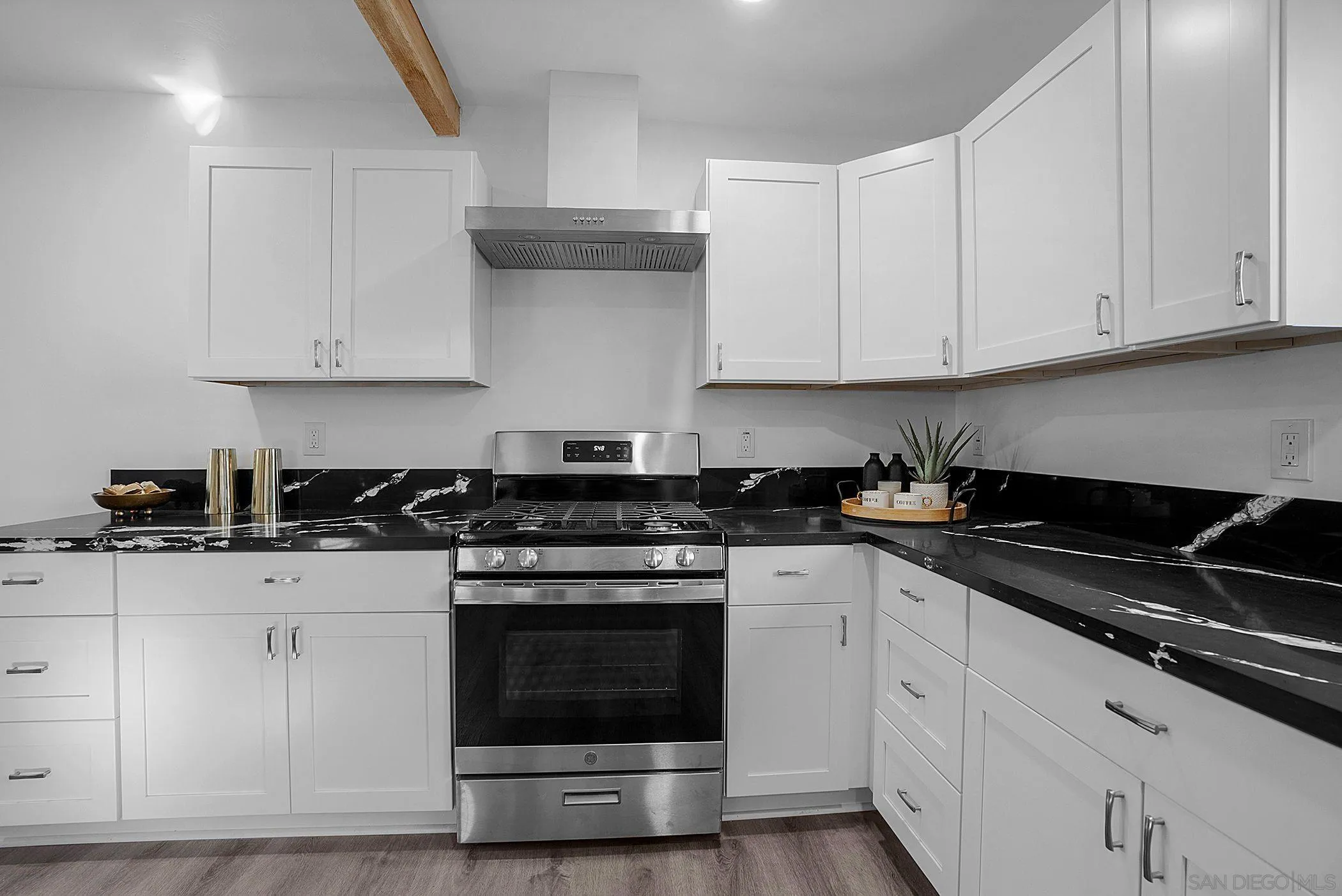 https://cdn.realtyfeed.com/cdn/127/260011181/1c20209b7e45673654d64c7f7bde7935.webp