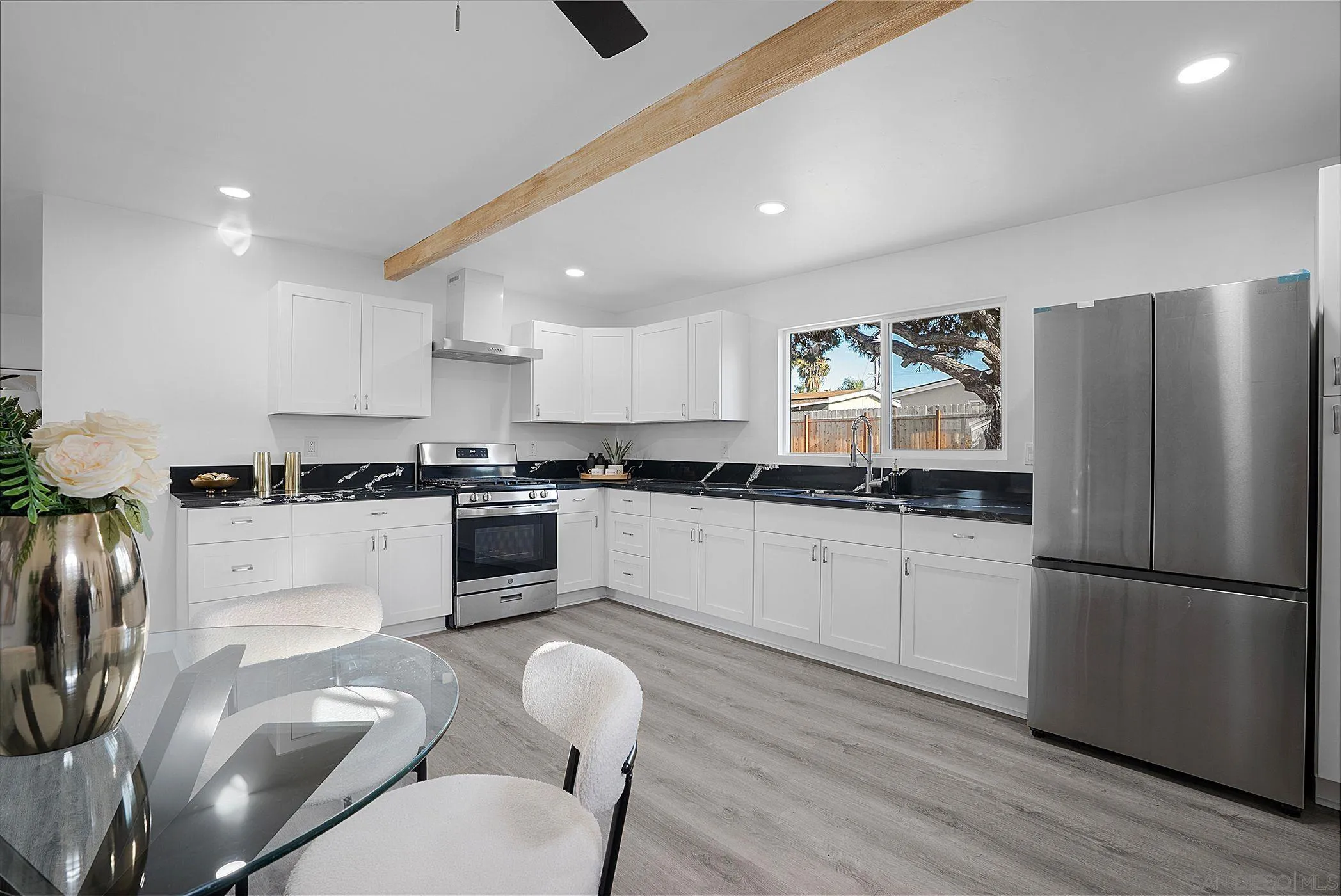 https://cdn.realtyfeed.com/cdn/127/260011181/b3c57b9a5d332ede14b32d0f083a16f9.webp