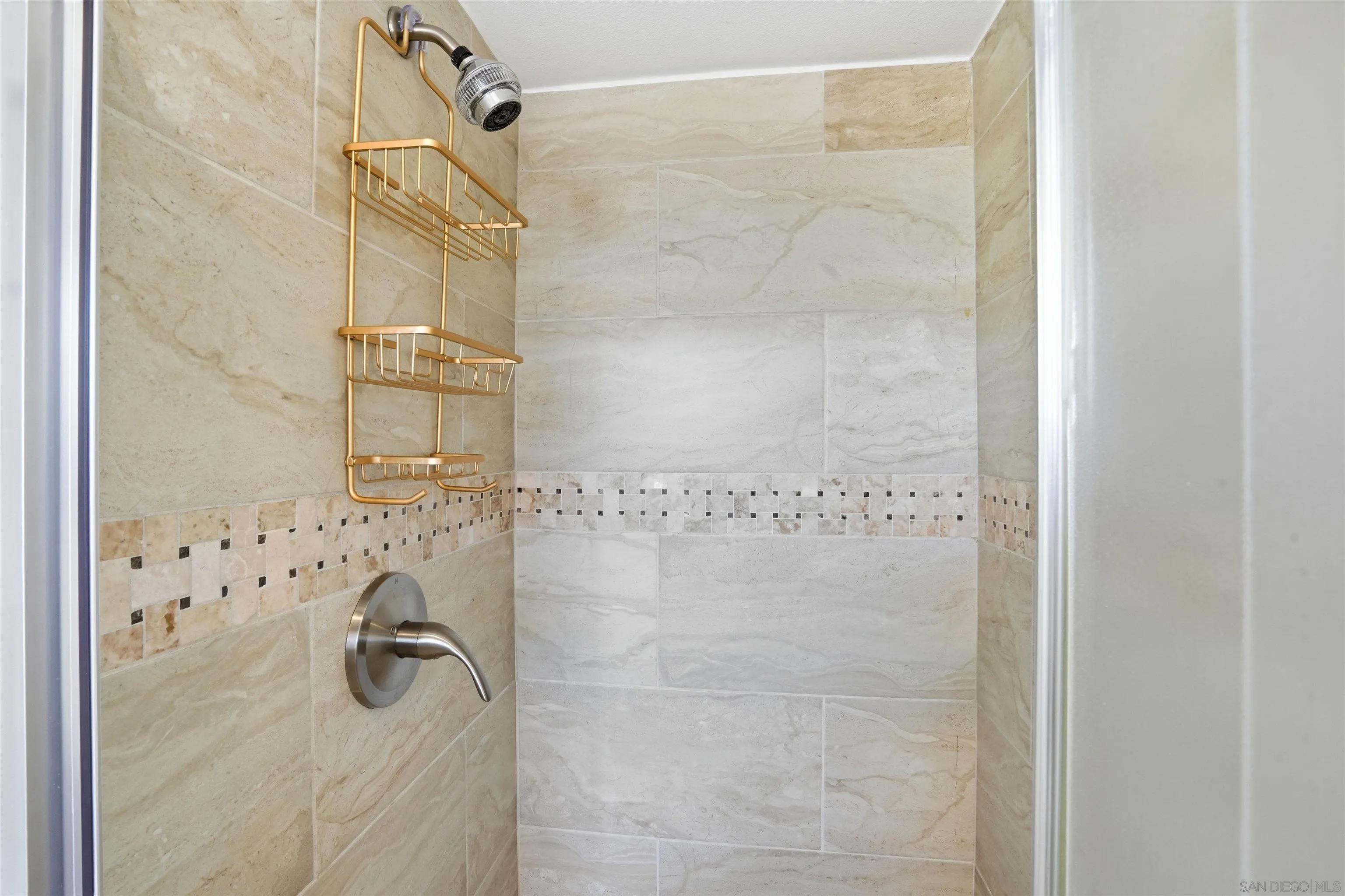 https://cdn.realtyfeed.com/cdn/127/260011182/1c87a65aca1cdd748591b2d240584922.webp