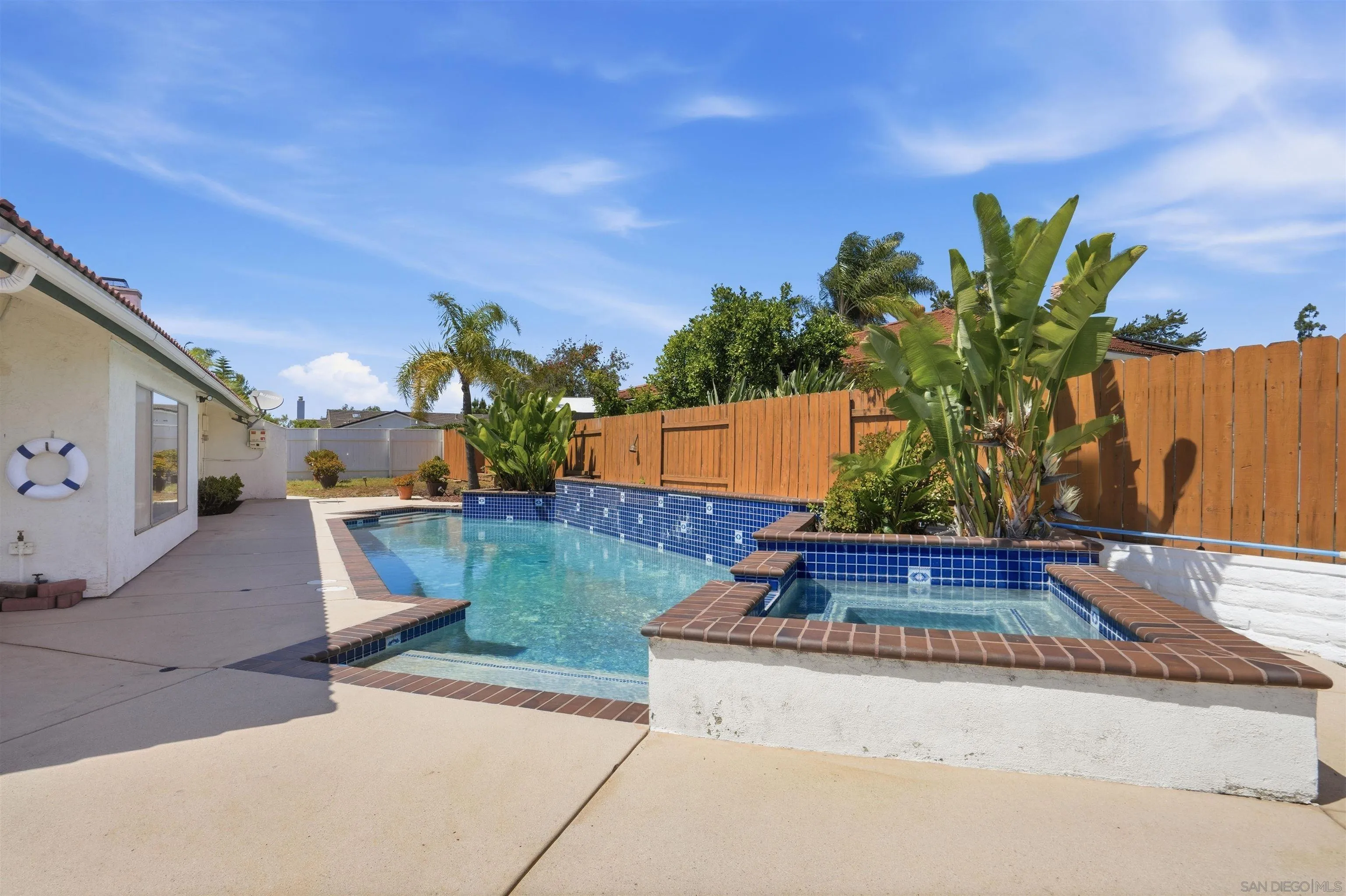 https://cdn.realtyfeed.com/cdn/127/260011182/24ecbe6a4fff36ef13c256051c47f7ea.webp