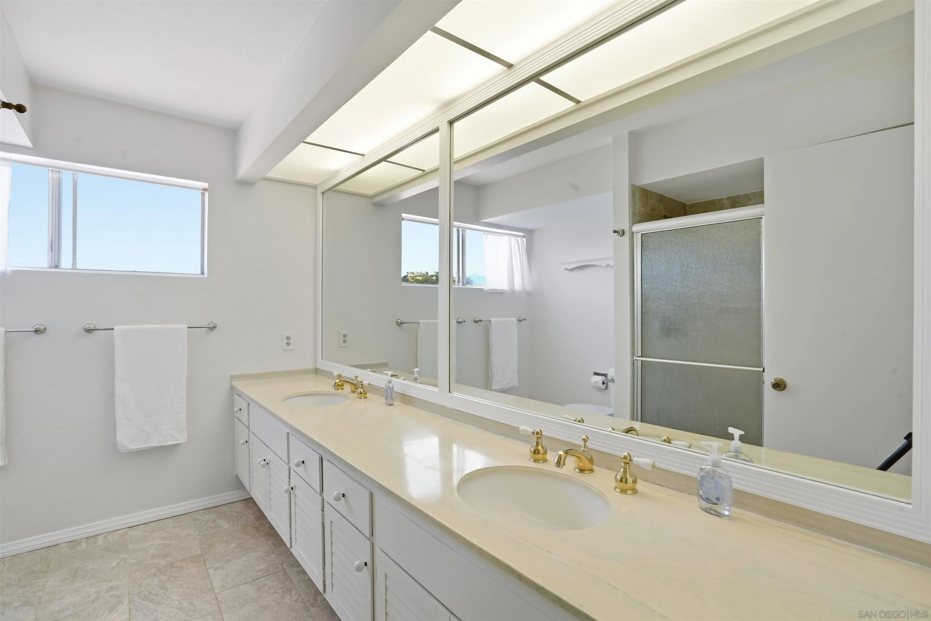 https://cdn.realtyfeed.com/cdn/127/260011182/408295dbf2dc9ce10197cff0ac3e24e4.webp