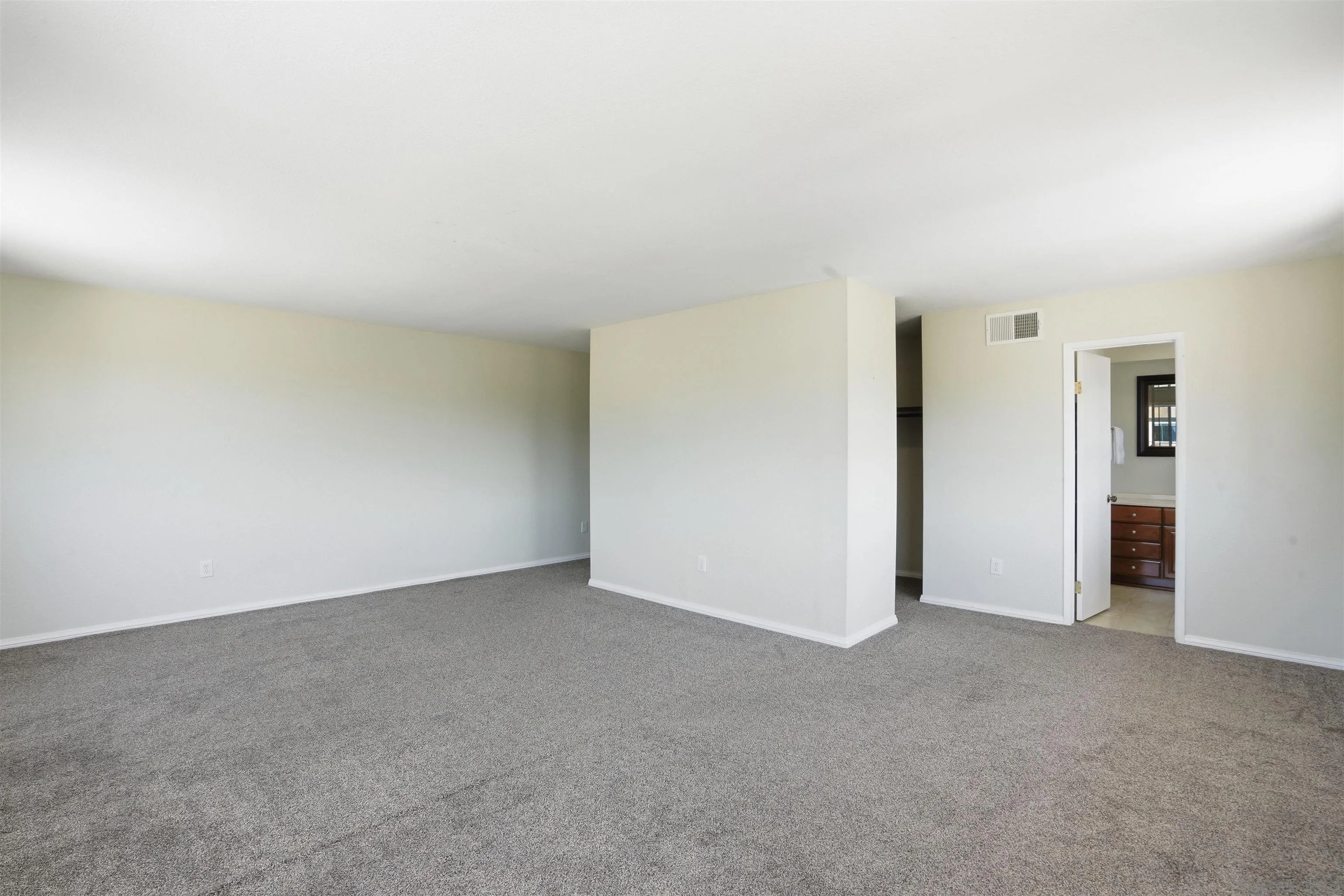 https://cdn.realtyfeed.com/cdn/127/260011182/5676436de4bb07f97d547b85e595e6a5.webp