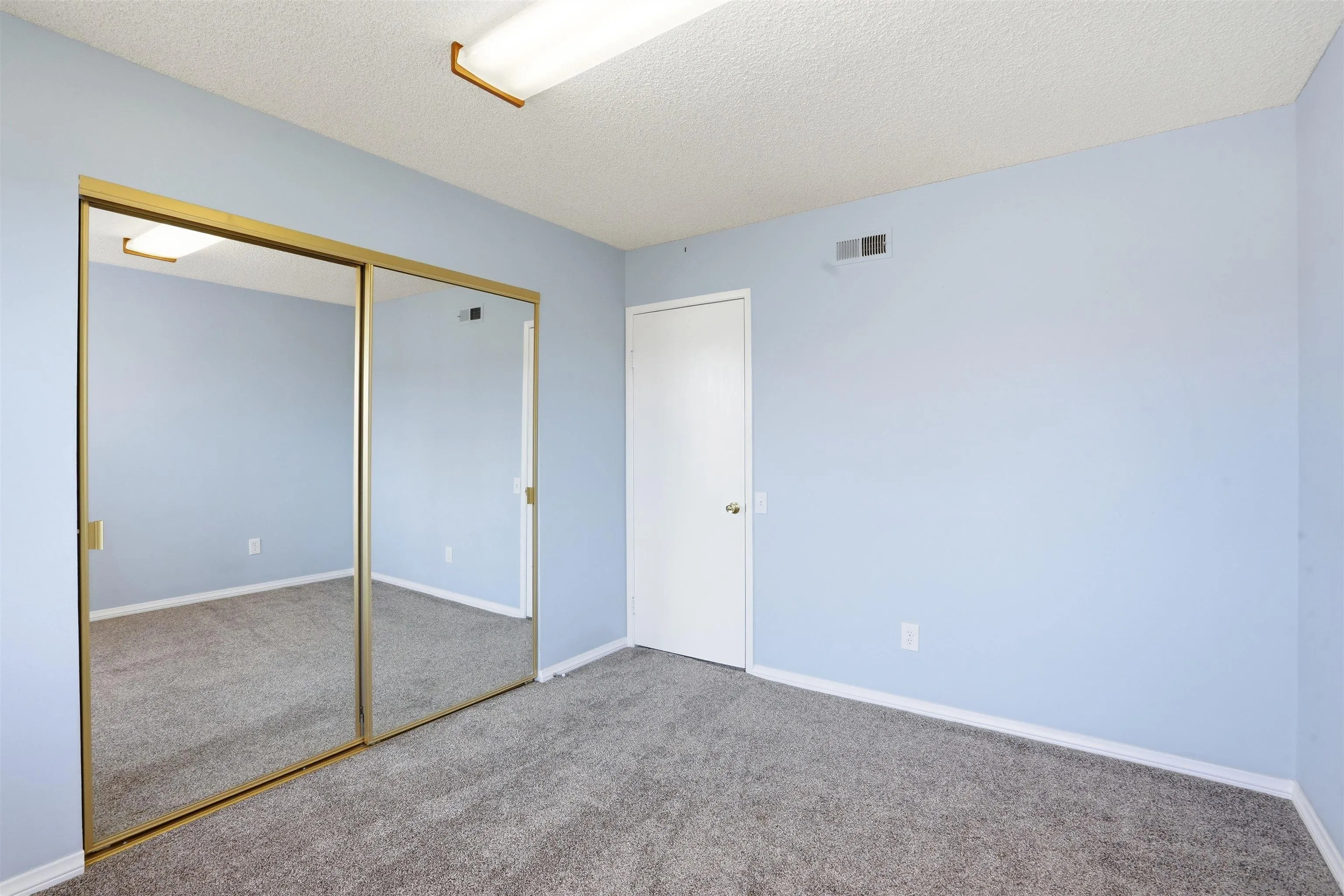 https://cdn.realtyfeed.com/cdn/127/260011182/8121b25c8674943df88945b90f215478.webp
