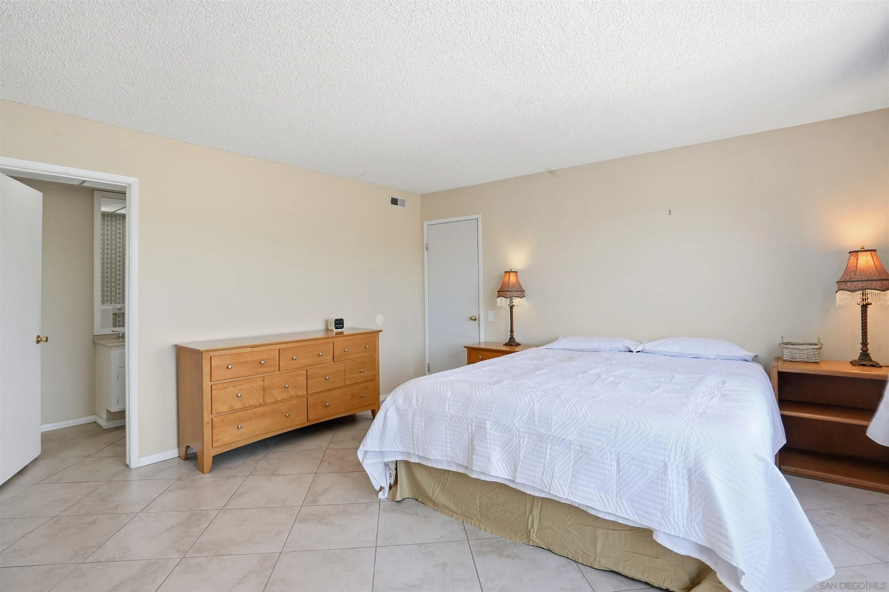 https://cdn.realtyfeed.com/cdn/127/260011182/8d05ab605fca985e11e31d6c33466374.webp