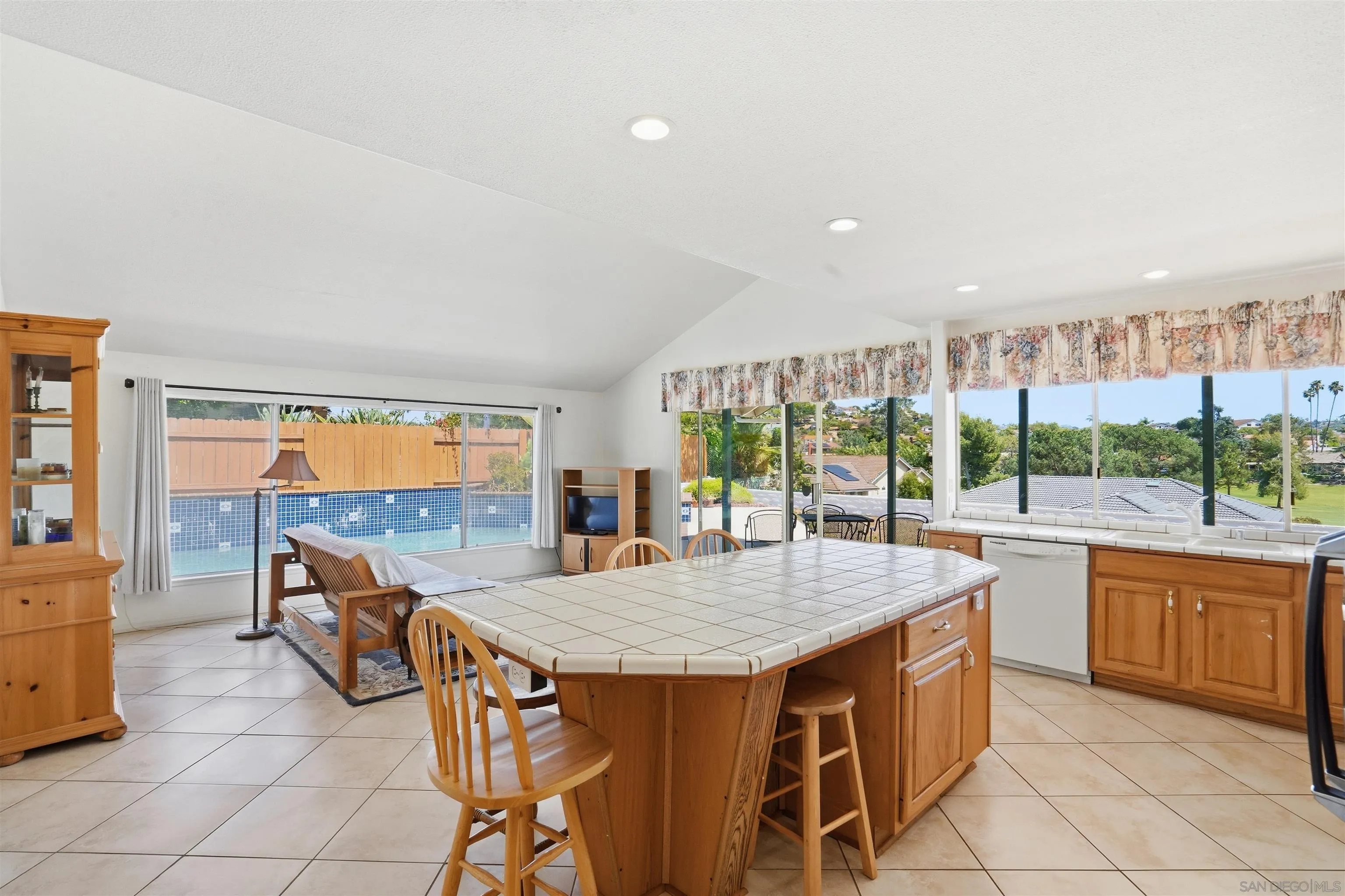 https://cdn.realtyfeed.com/cdn/127/260011182/bbd71762dd4f933ddcd503d3ae0d3d9a.webp
