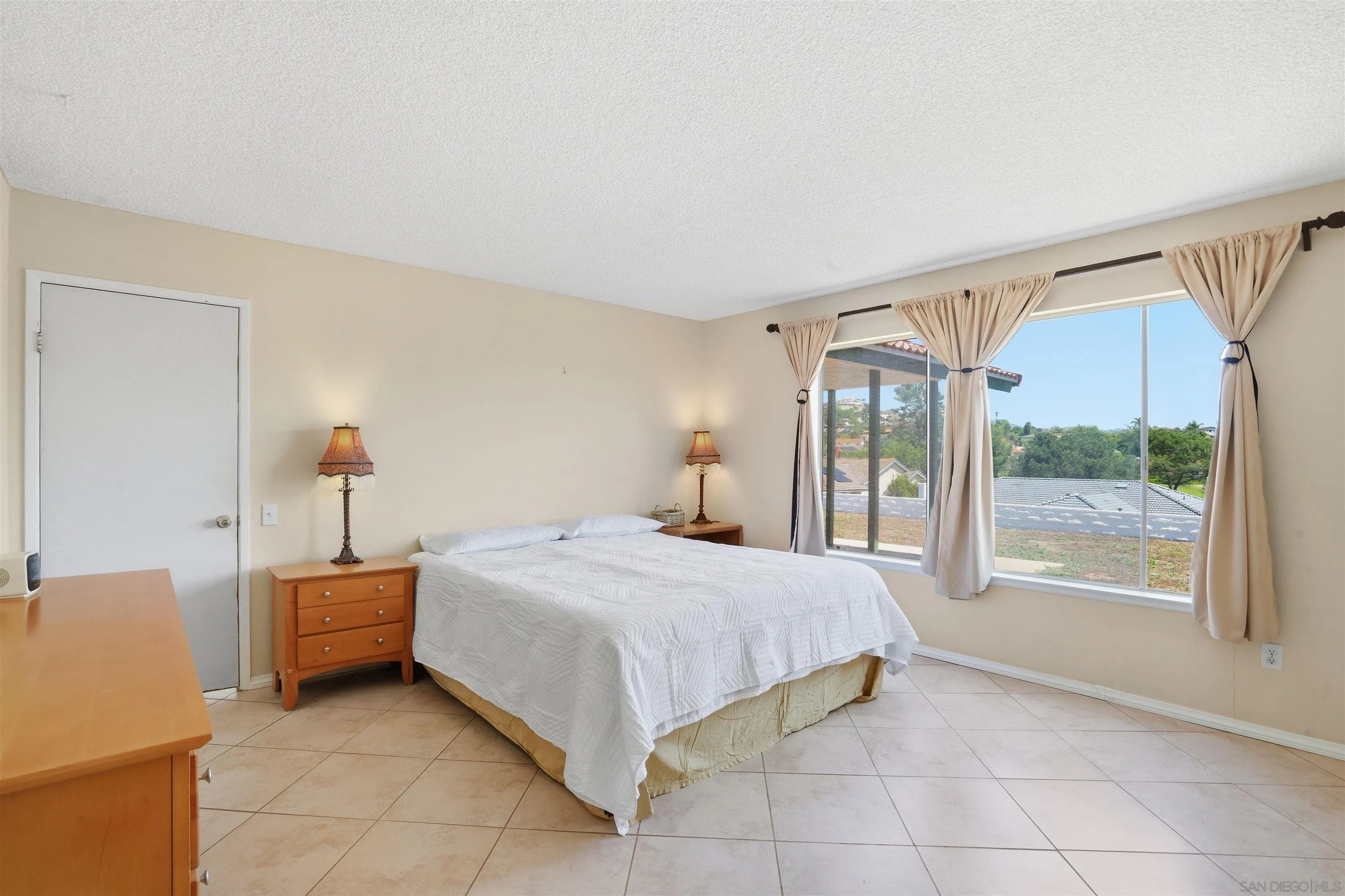 https://cdn.realtyfeed.com/cdn/127/260011182/bc428919fe72aa955a5ff052bf3c5eef.webp