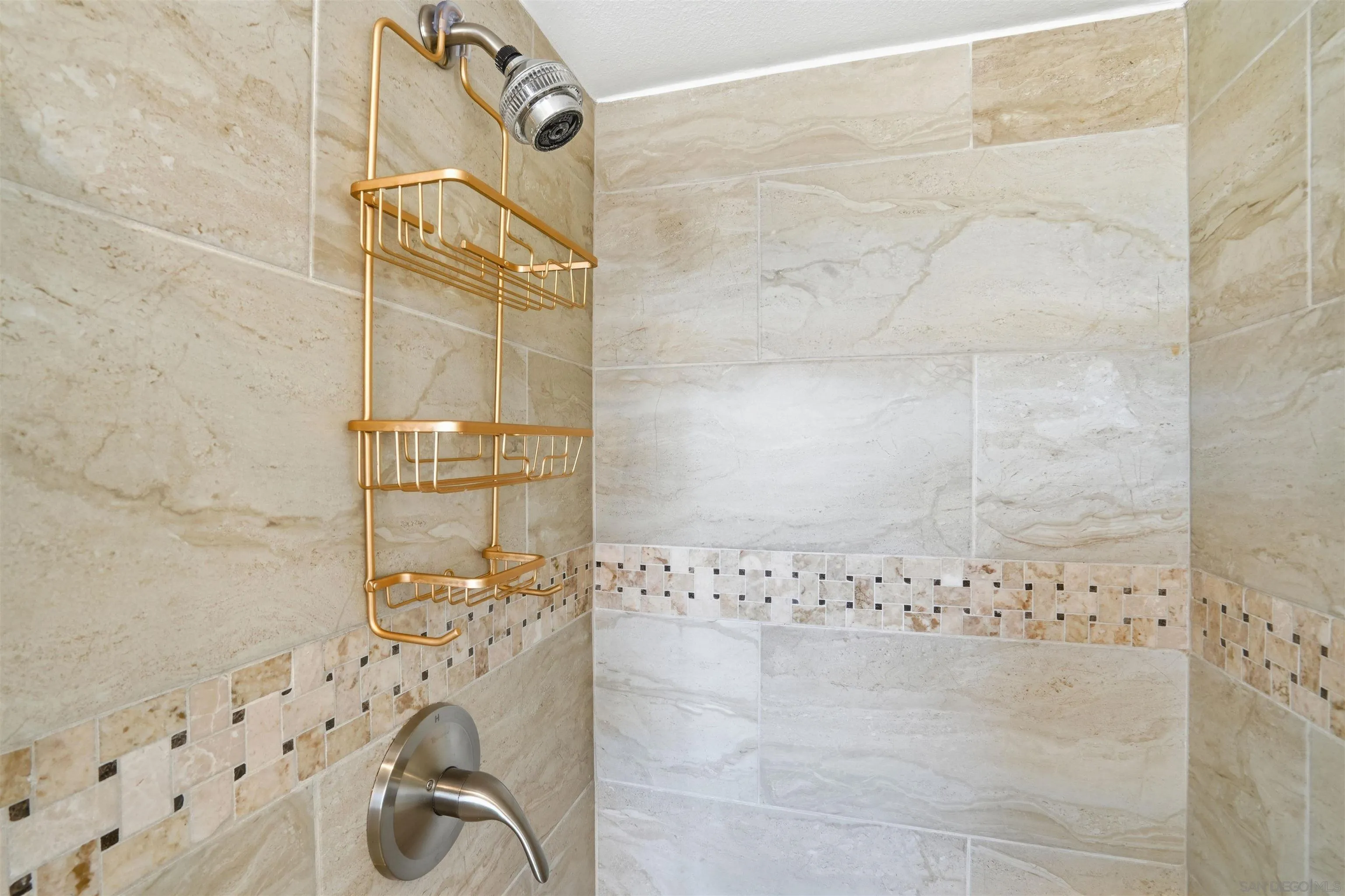 https://cdn.realtyfeed.com/cdn/127/260011182/c6fbf879df9d246f4bbadb35d72d1438.webp