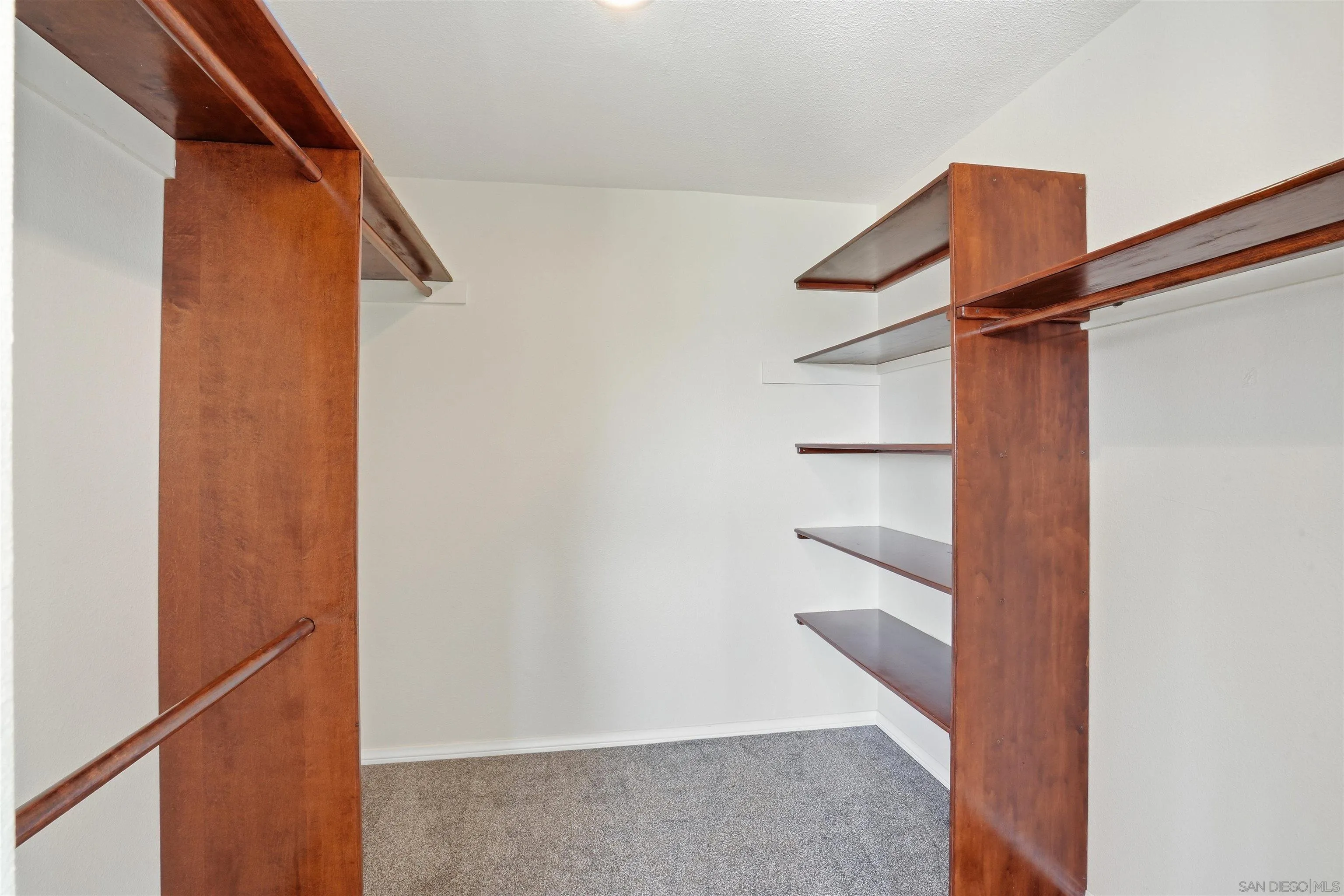 https://cdn.realtyfeed.com/cdn/127/260011182/c75a4b3fa69b87a68692027089462b30.webp