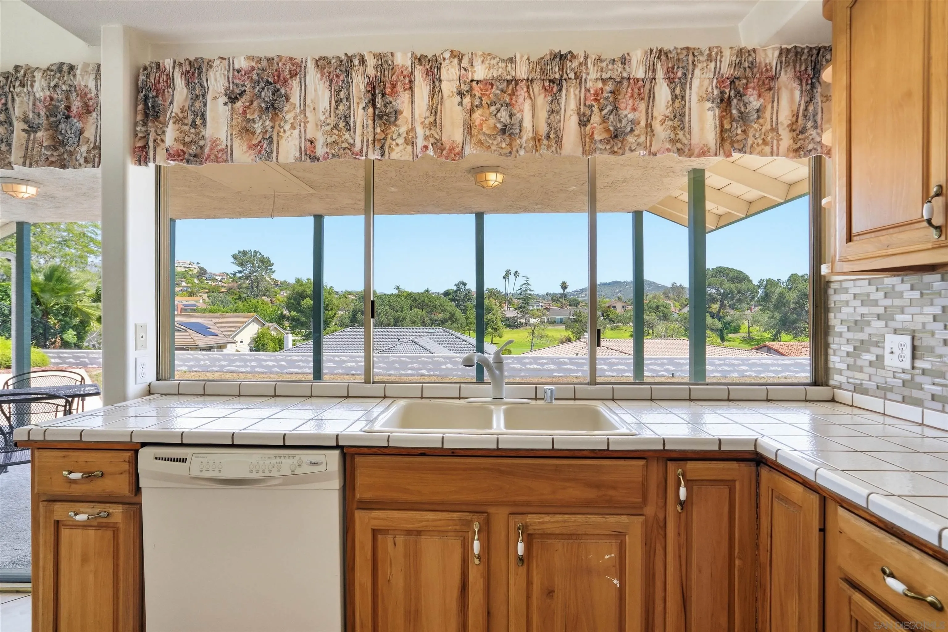 https://cdn.realtyfeed.com/cdn/127/260011182/eacd8338840787b7184bb5425e06f5c5.webp