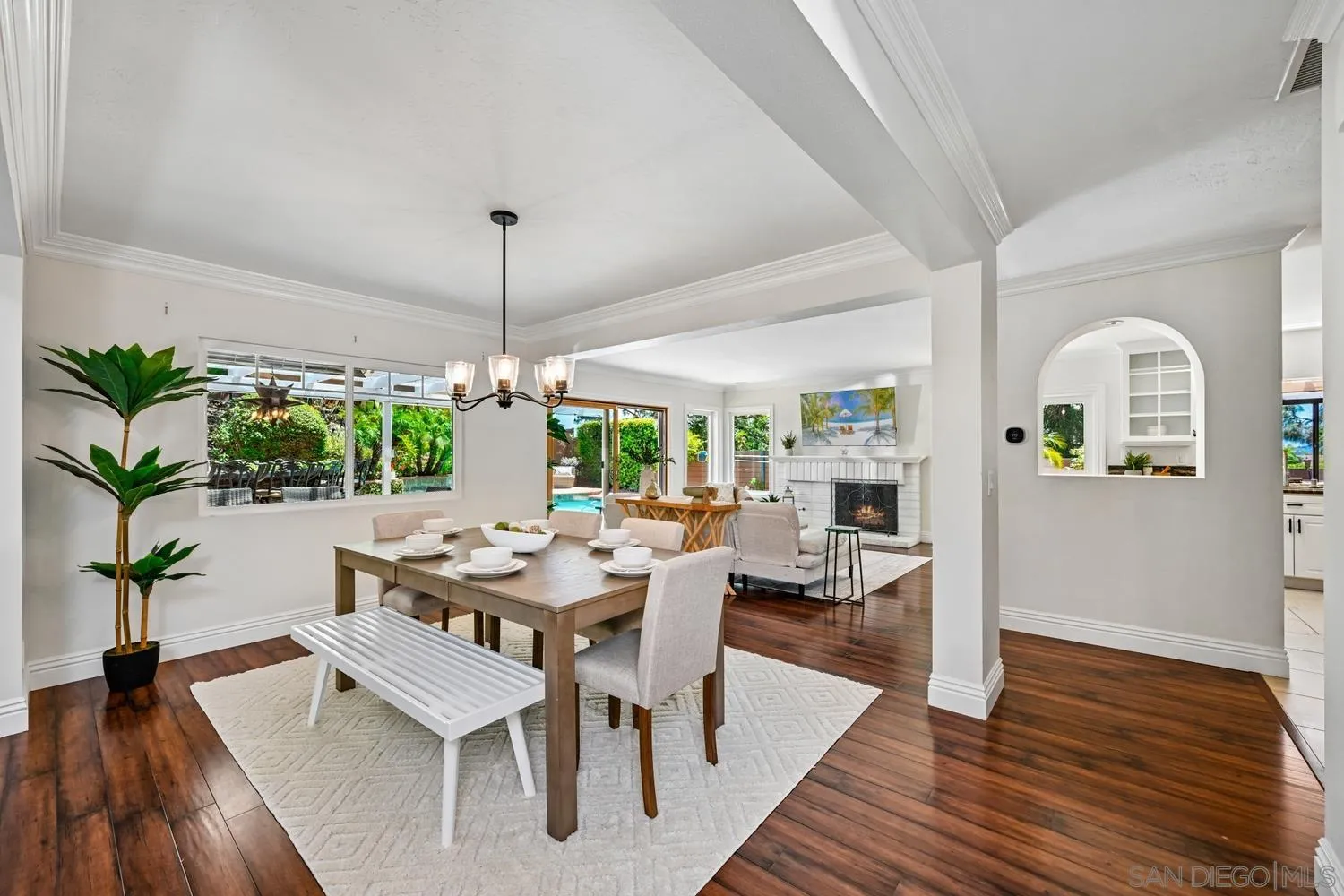 https://cdn.realtyfeed.com/cdn/127/260011186/2f7fed6c8adcfea2000d0be6563313d0.webp