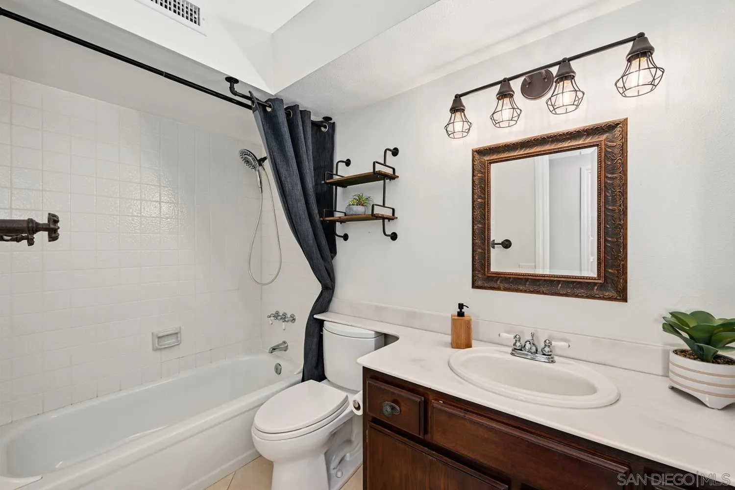 https://cdn.realtyfeed.com/cdn/127/260011186/45af8e9617b2d36044fd45bd6fa87a87.webp