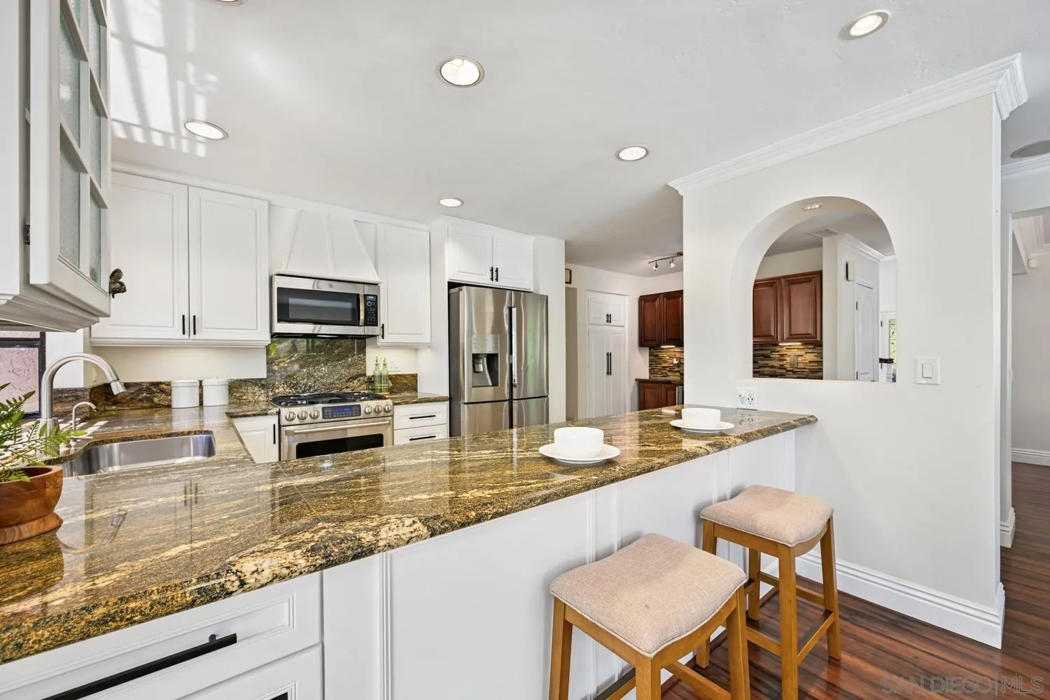 https://cdn.realtyfeed.com/cdn/127/260011186/727c9e0b594db92289295739a2d00a2c.webp