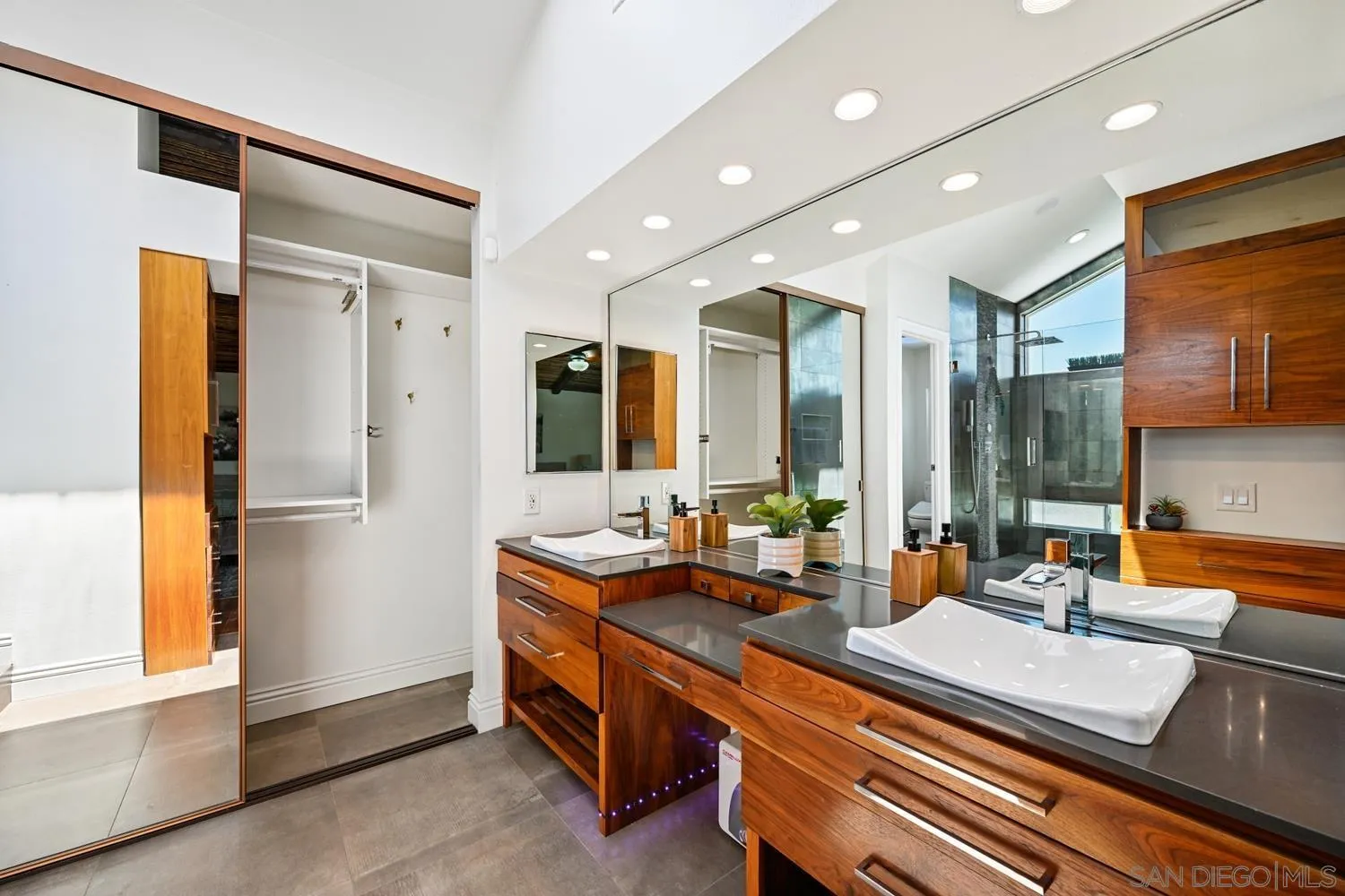https://cdn.realtyfeed.com/cdn/127/260011186/9bee8a6d0e1d8fe7379fb75943429281.webp